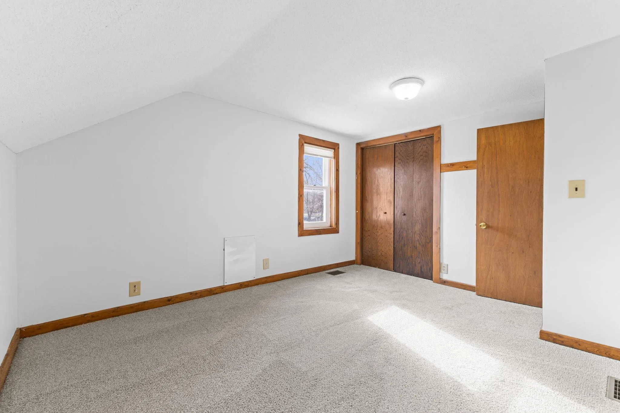Photo 16 of 312 2nd N Street