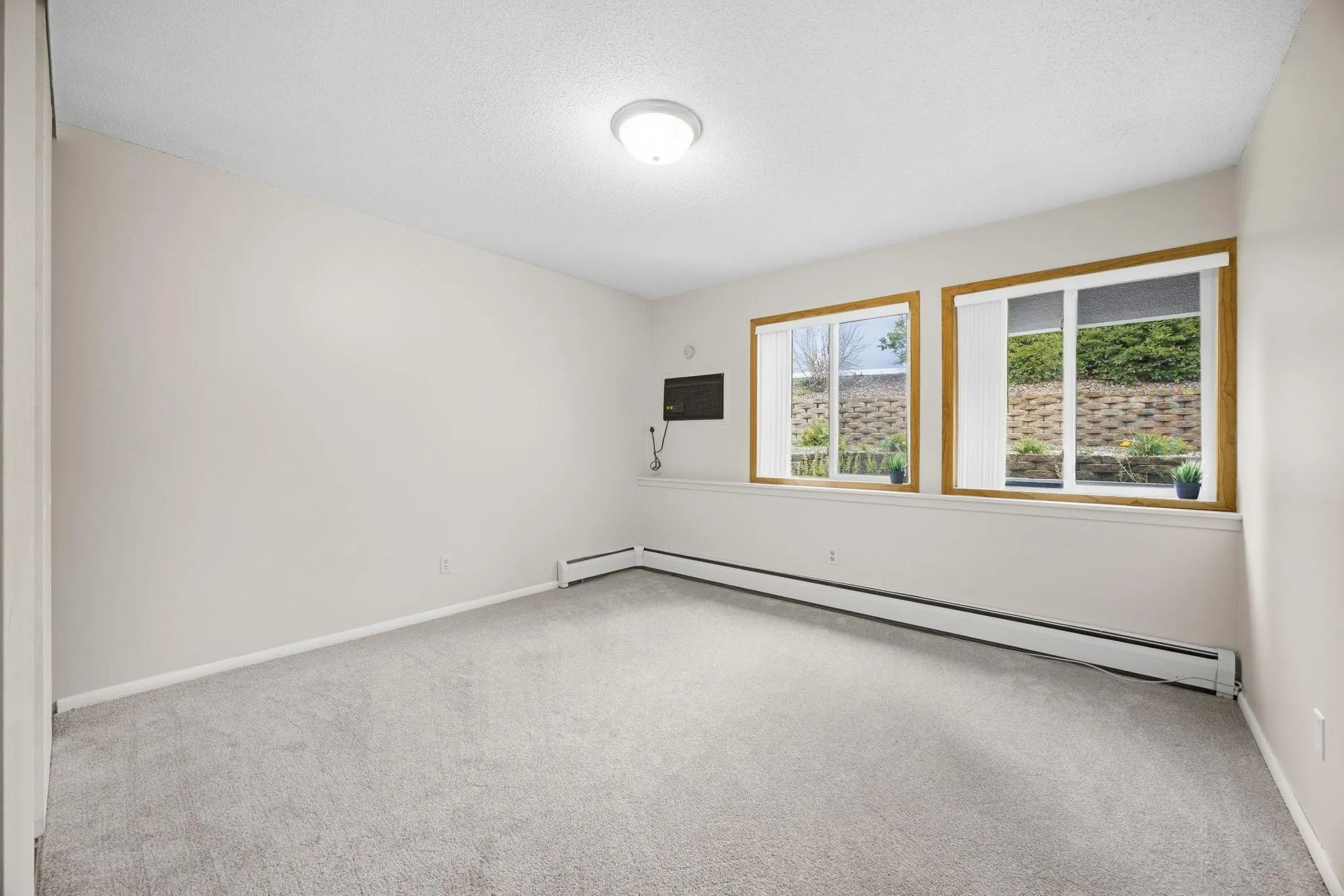 Photo 10 of 8242 Feemont S Avenue Unit #b