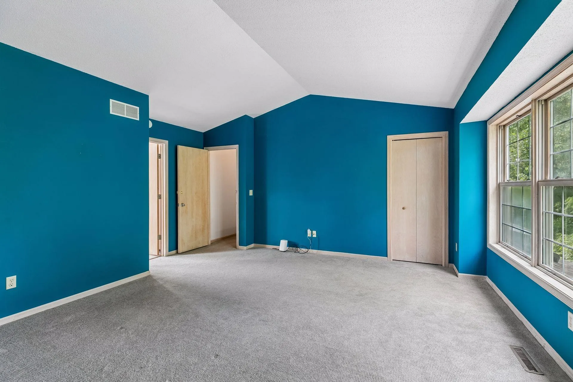 Photo 36 of 4902 Bayswater Road