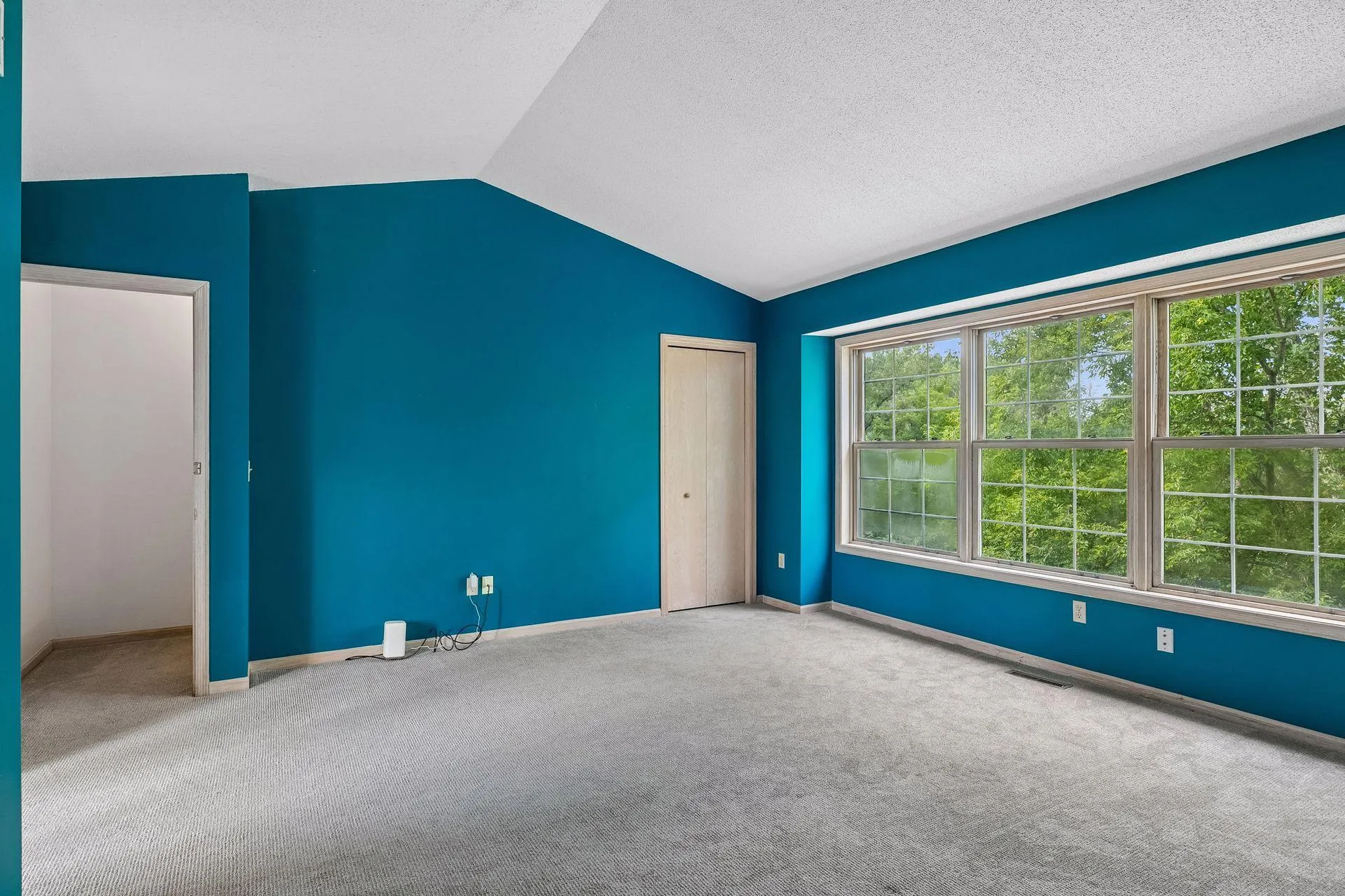 Photo 37 of 4902 Bayswater Road