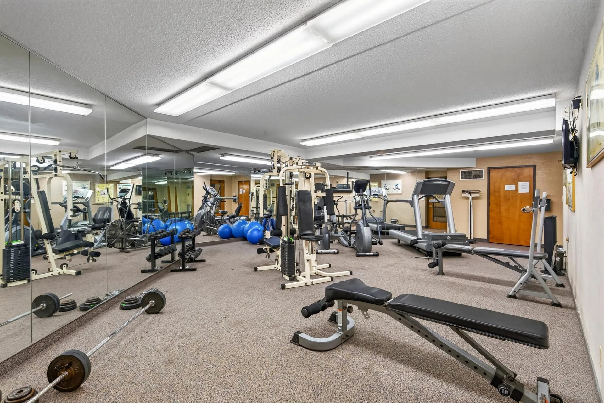Photo 21 of 6730 Vernon S Avenue Unit 119