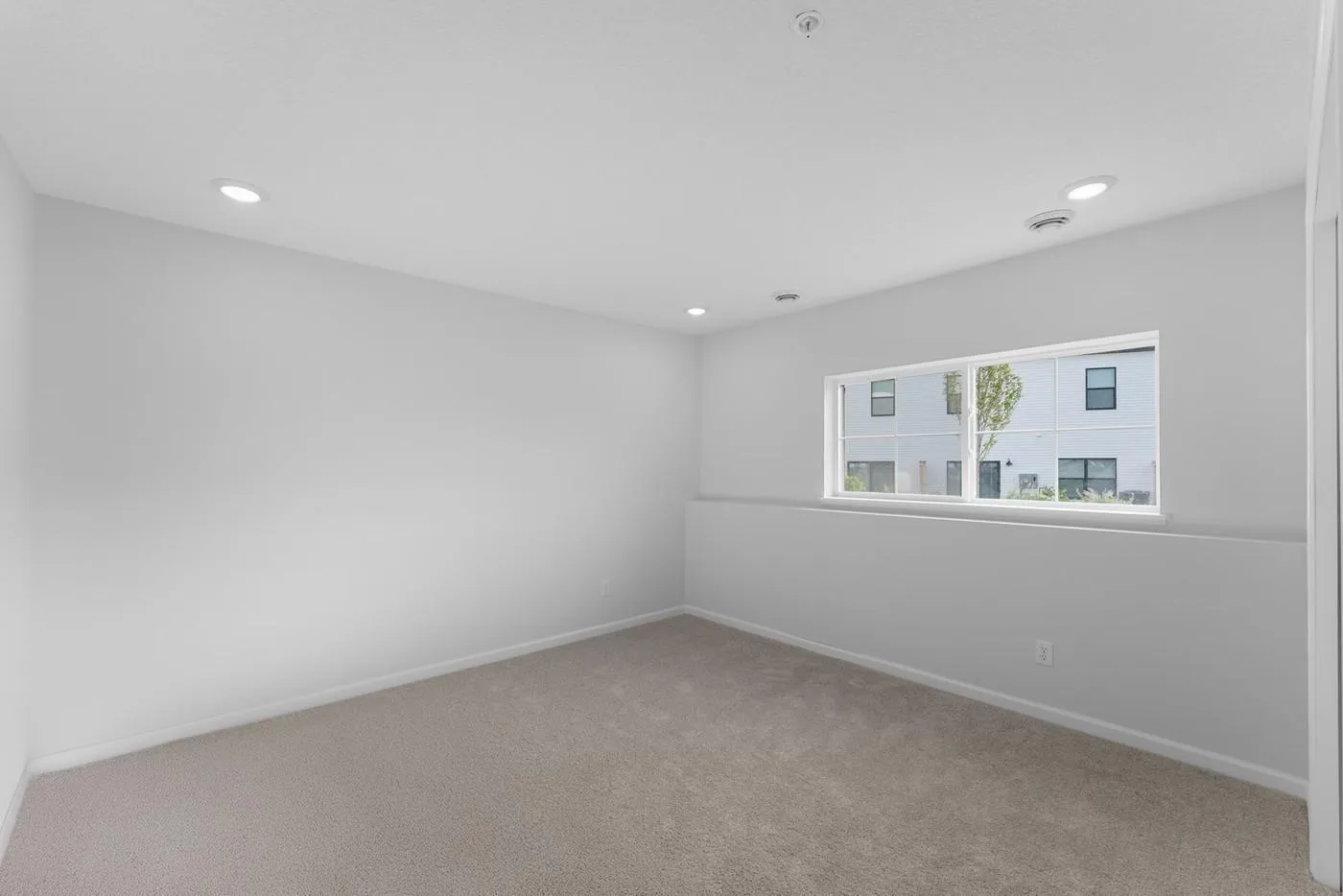 Photo 3 of 10356 Birchwood Circle