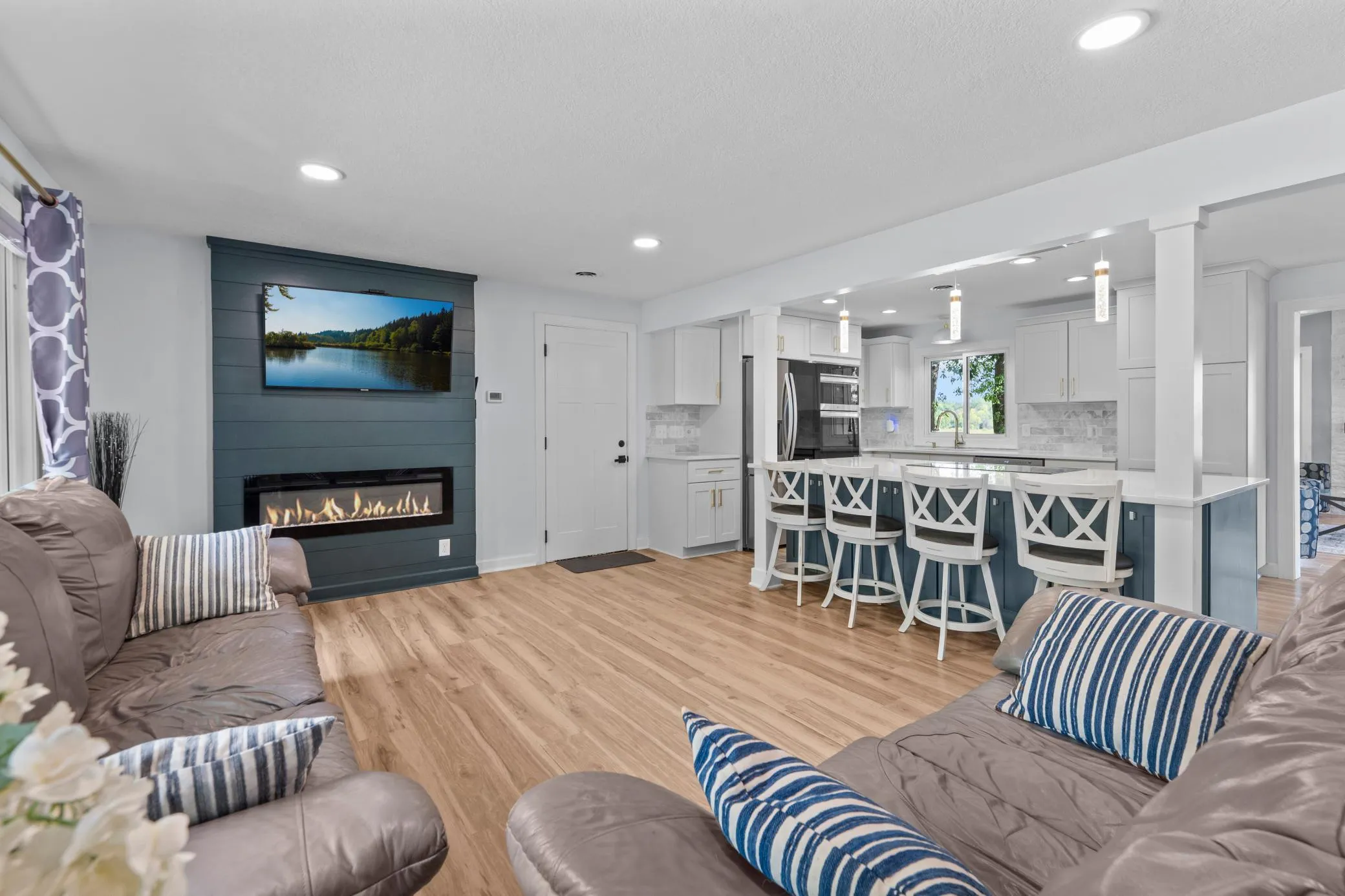 Photo 10 of 11325 Interlachen Road