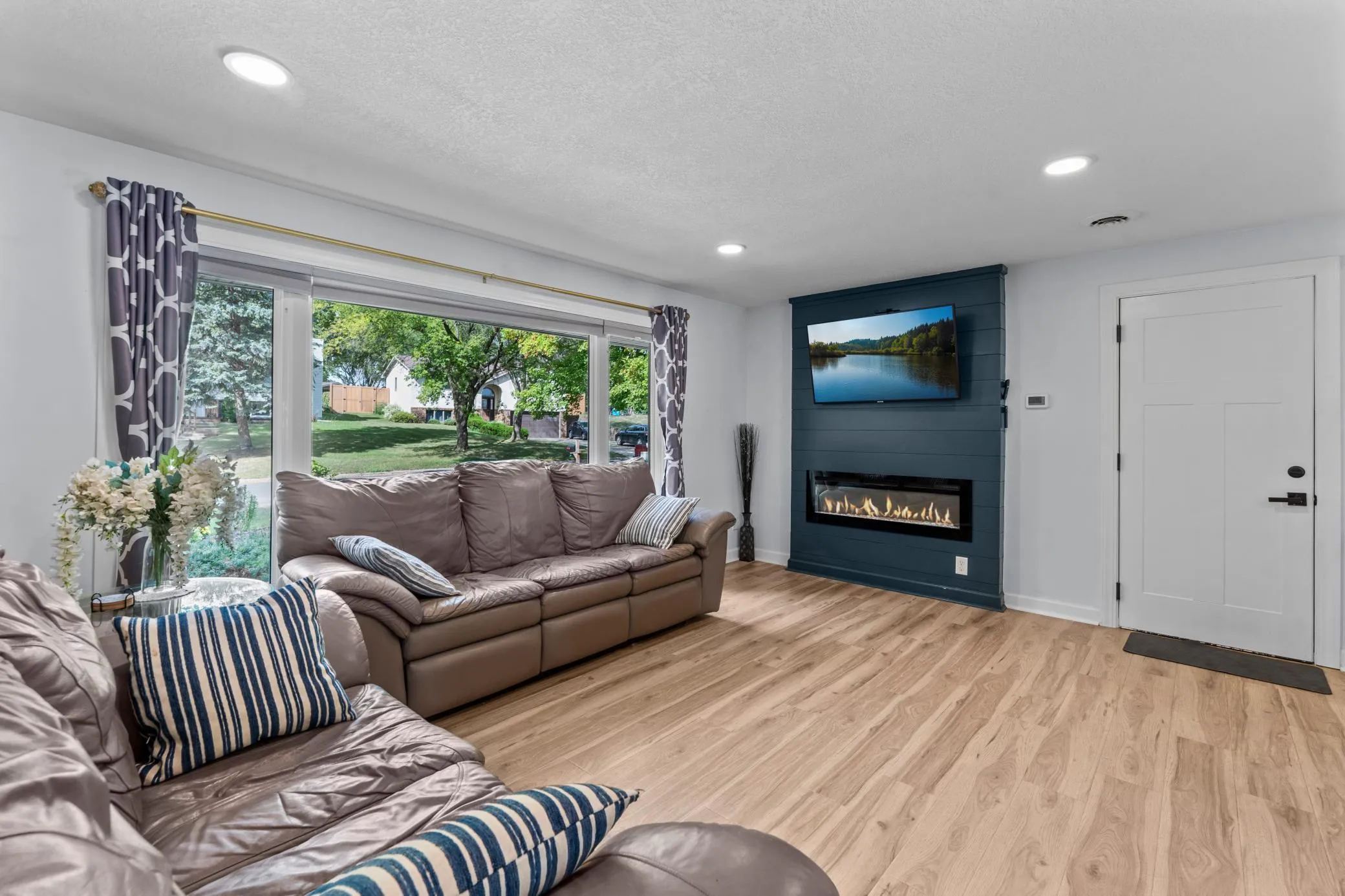 Photo 9 of 11325 Interlachen Road