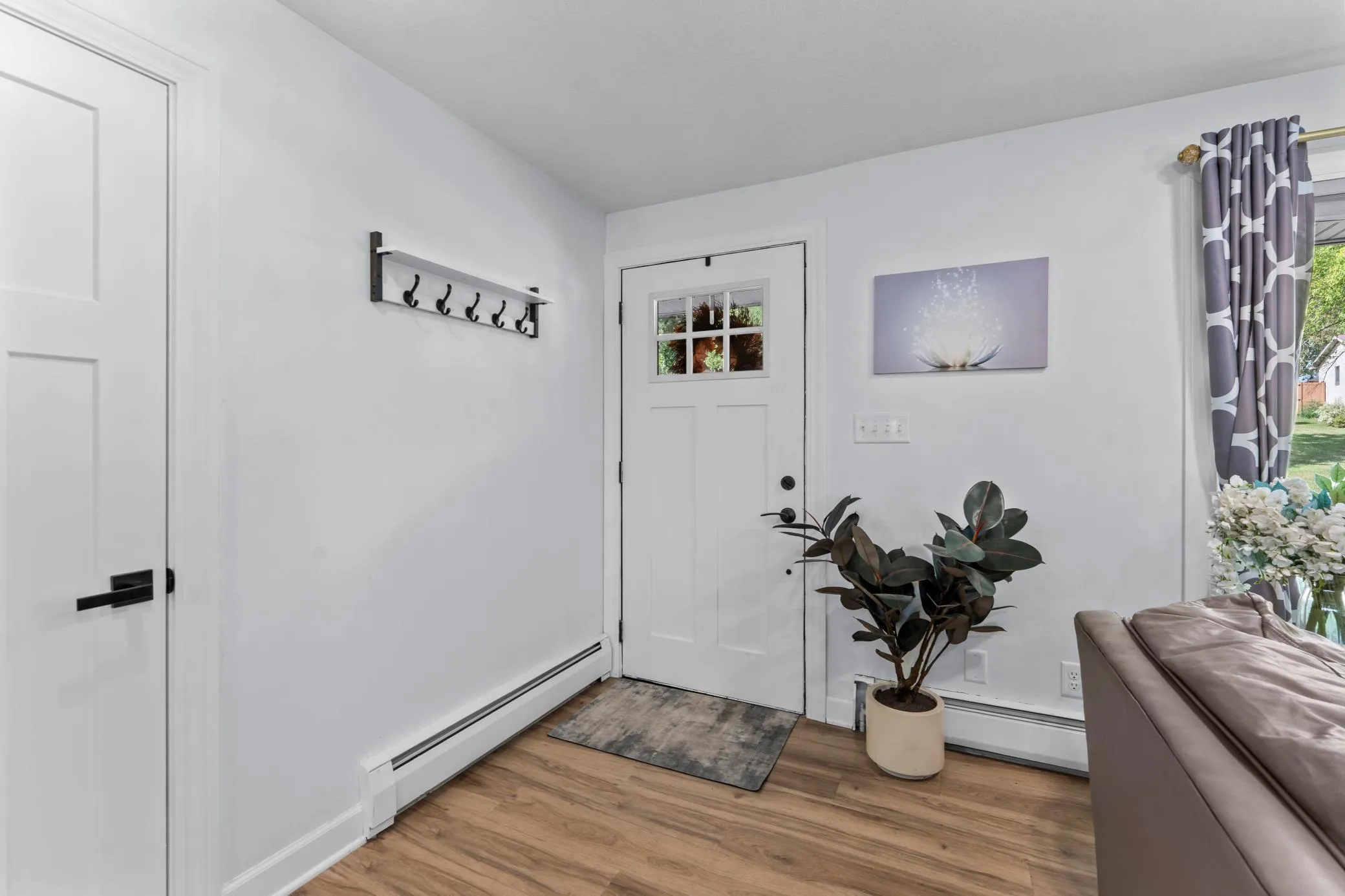 Photo 8 of 11325 Interlachen Road