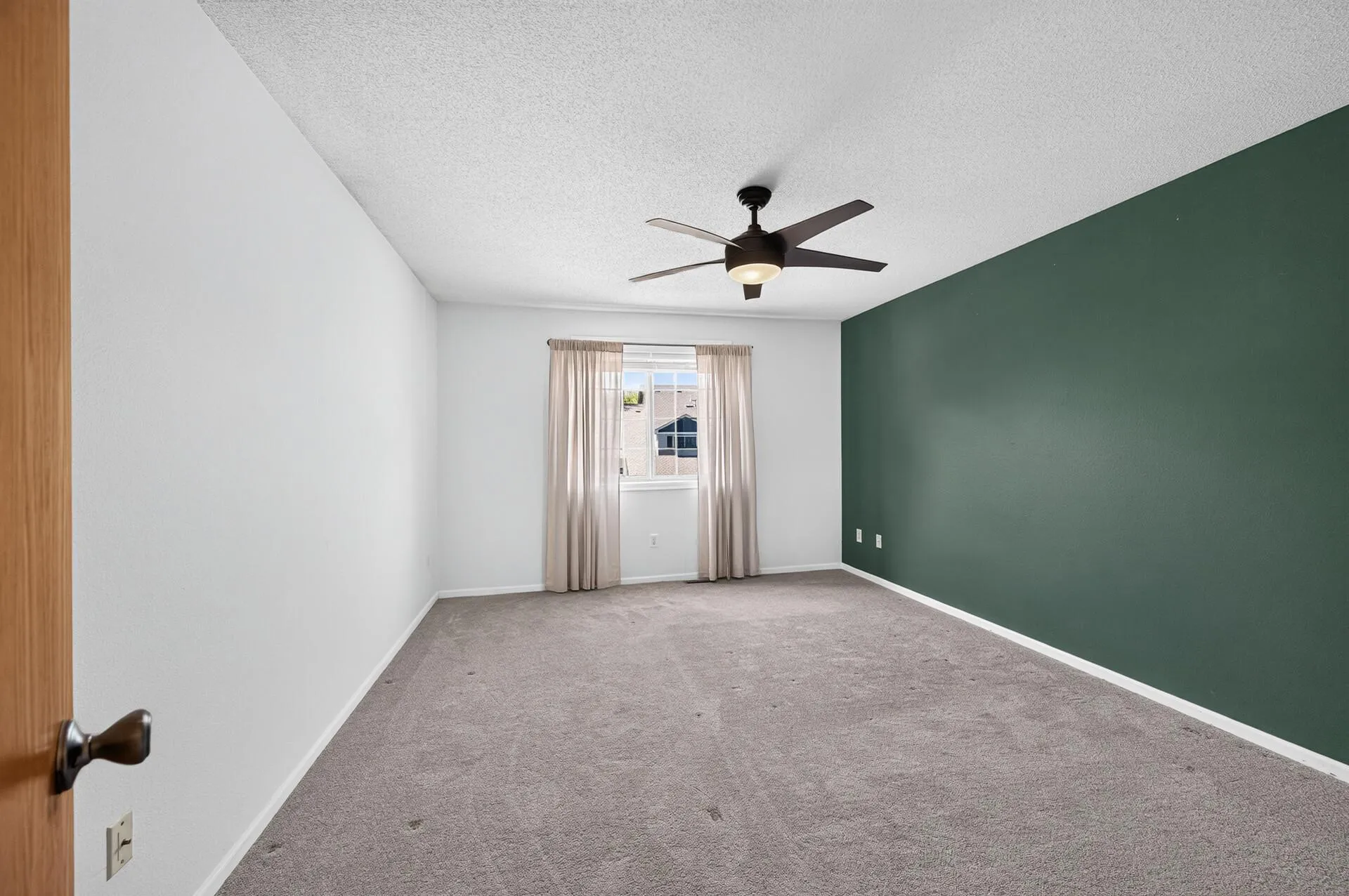Photo 15 of 13816 Rose Drive