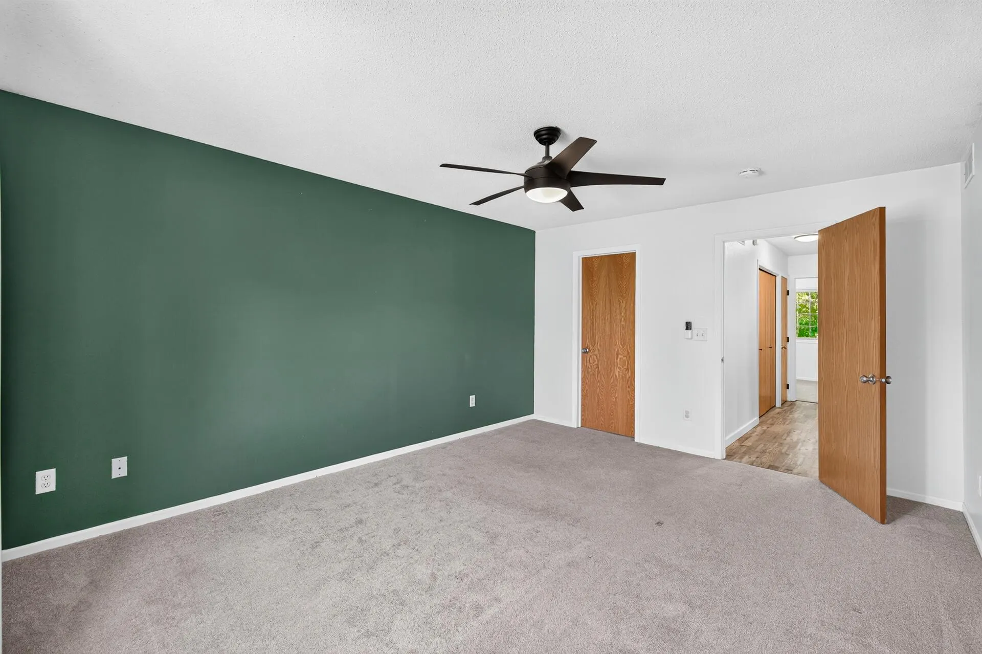 Photo 16 of 13816 Rose Drive