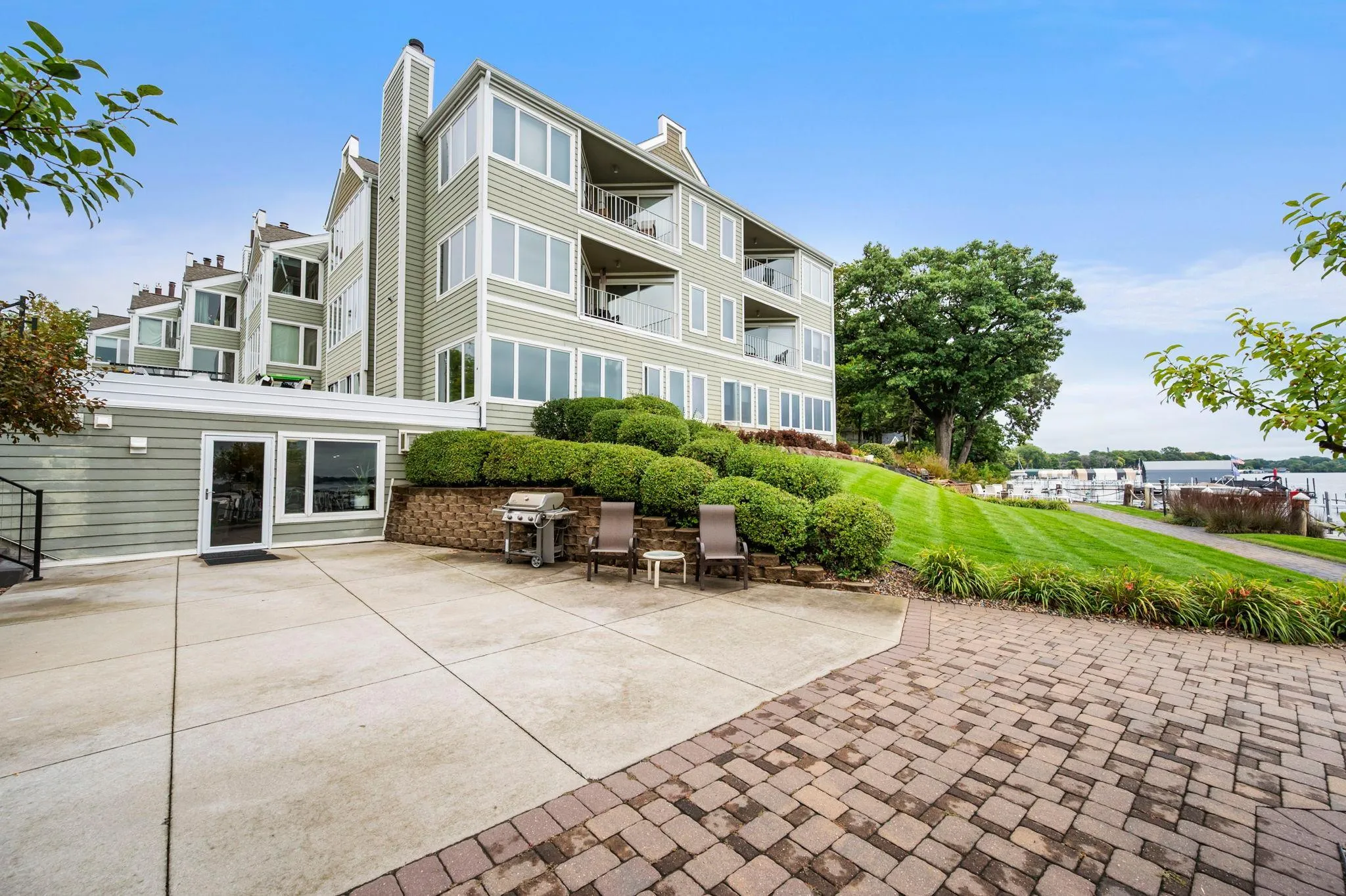 Photo 37 of 2670 Commerce Boulevard Unit 102