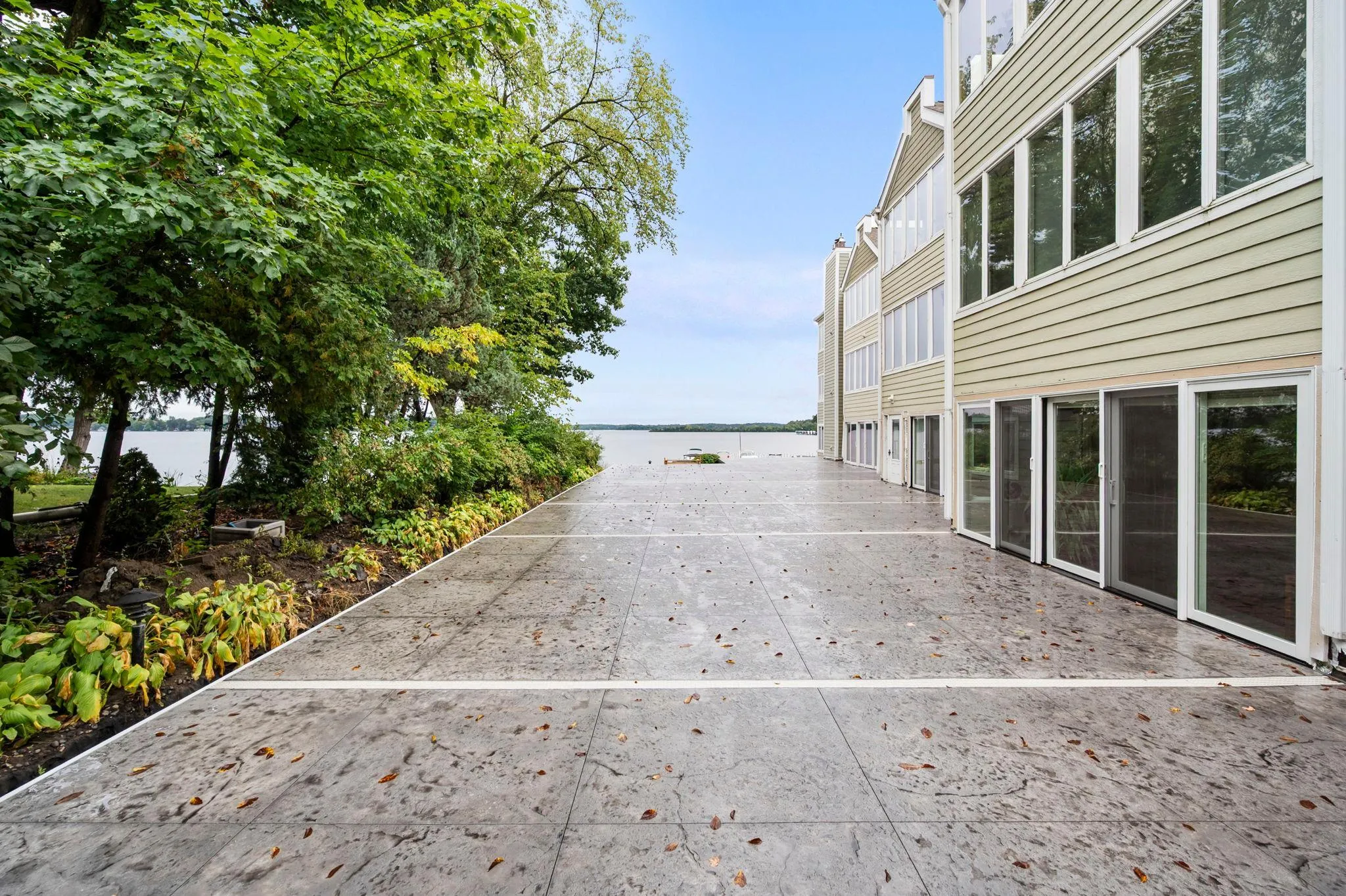 Photo 33 of 2670 Commerce Boulevard Unit 102