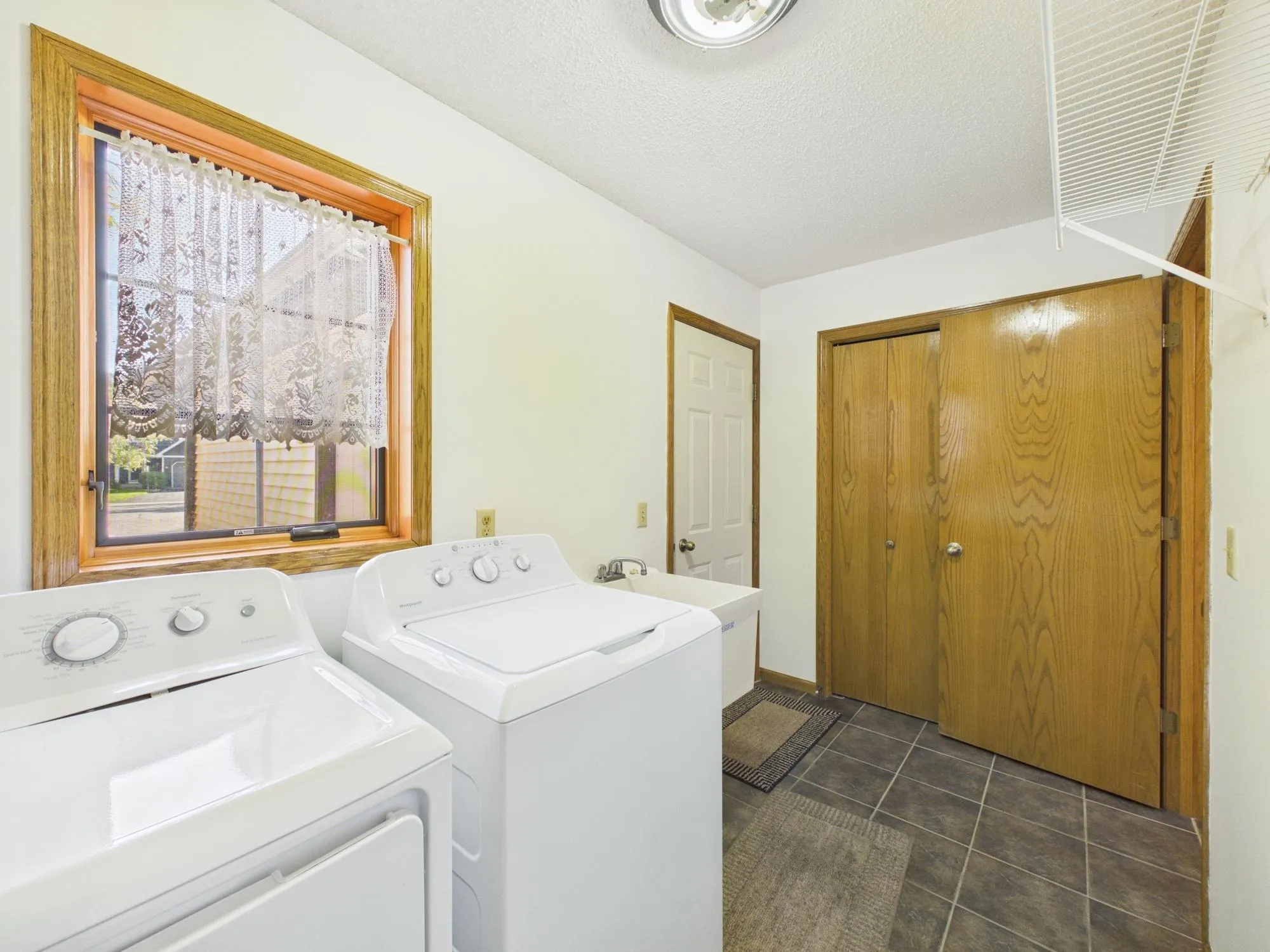 Photo 10 of 1952 Park Ridge Court