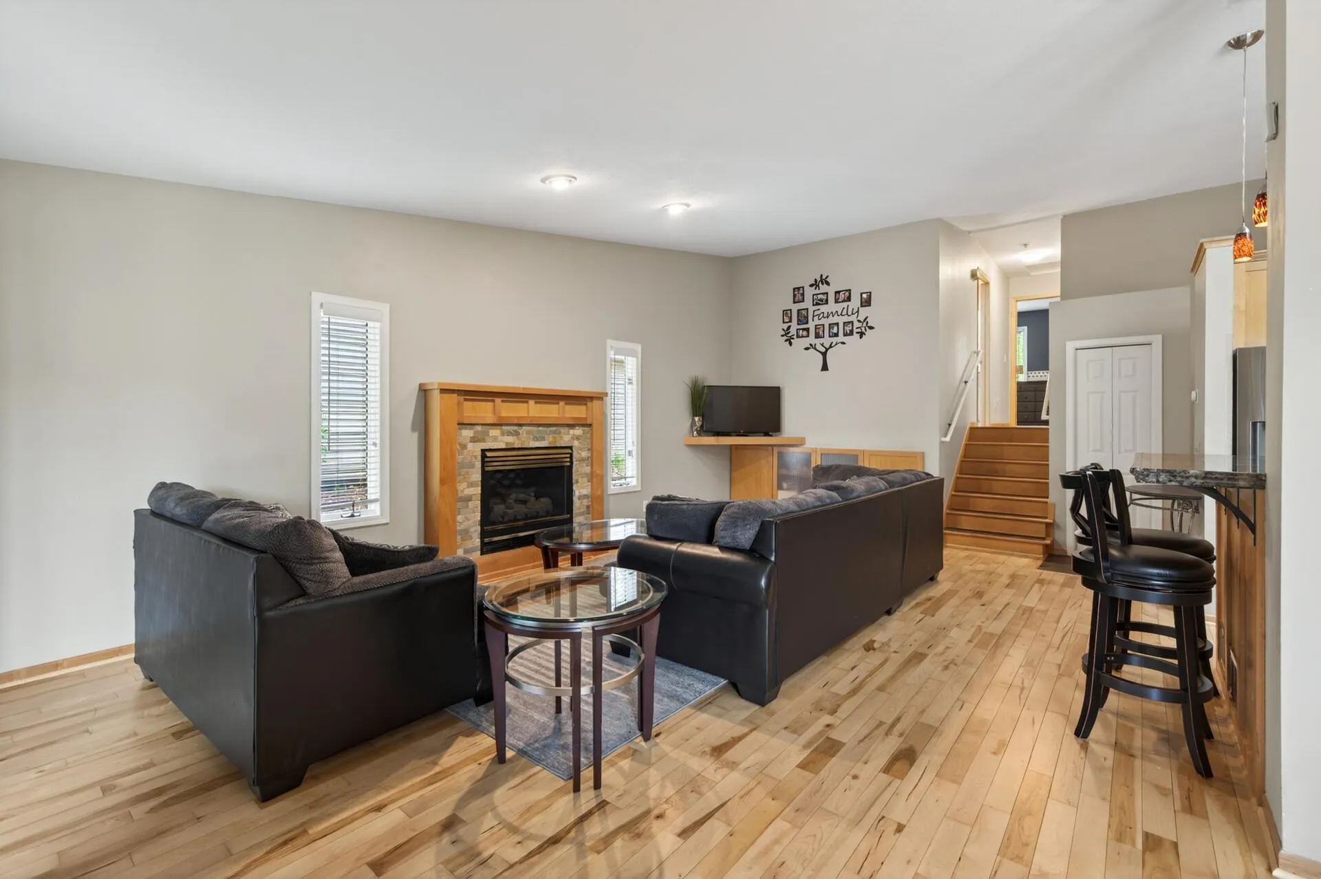 Photo 10 of 4302 Mccoll Drive