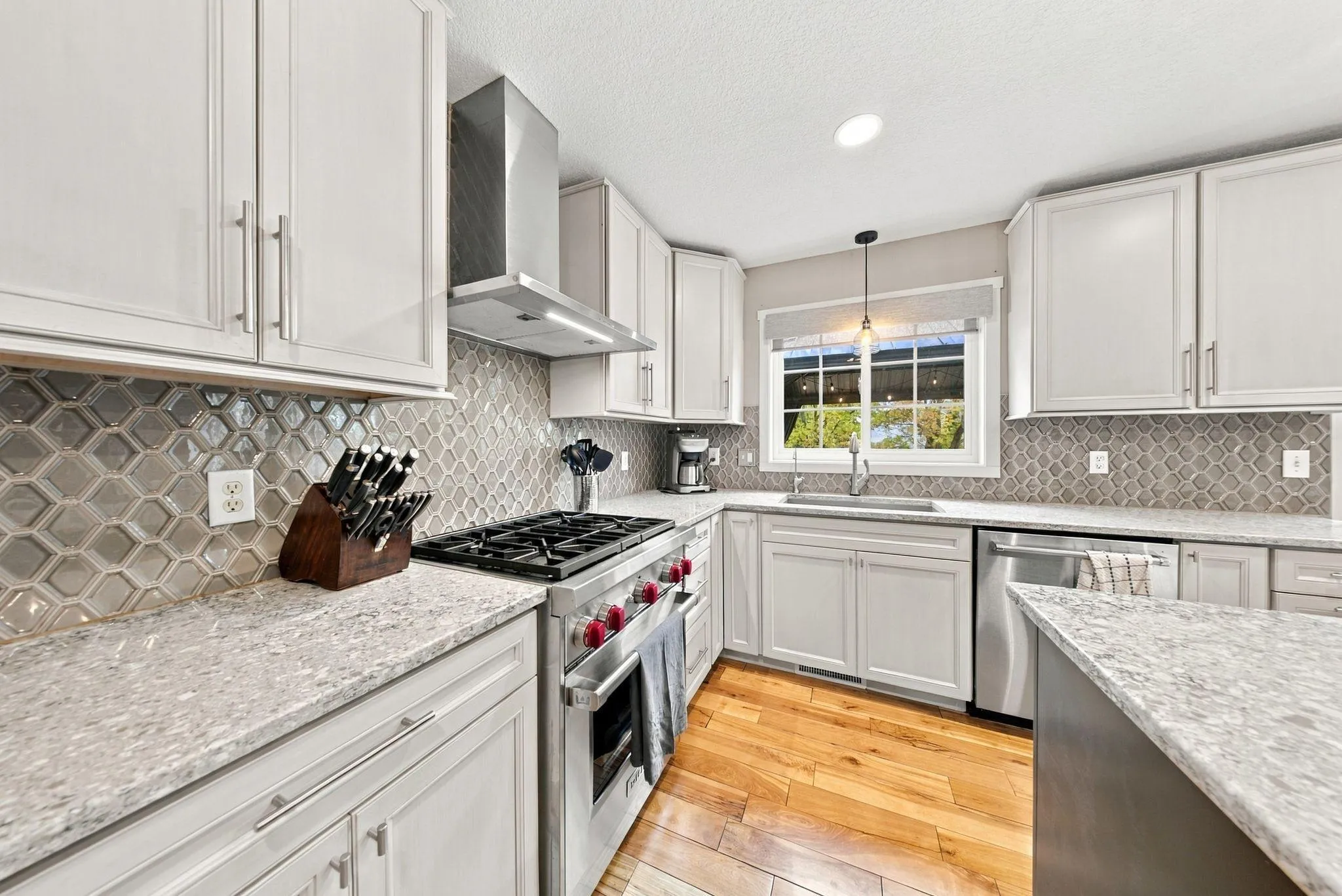 Photo 8 of 2030 Chester Street