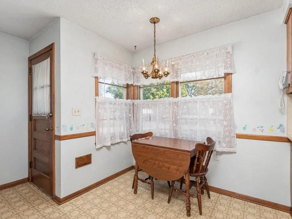 Photo 9 of 6314 Vincent S Avenue