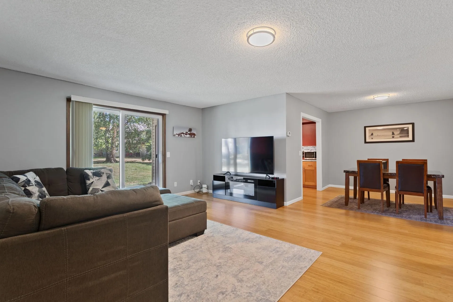 Photo 6 of 4334 Evergreen Drive