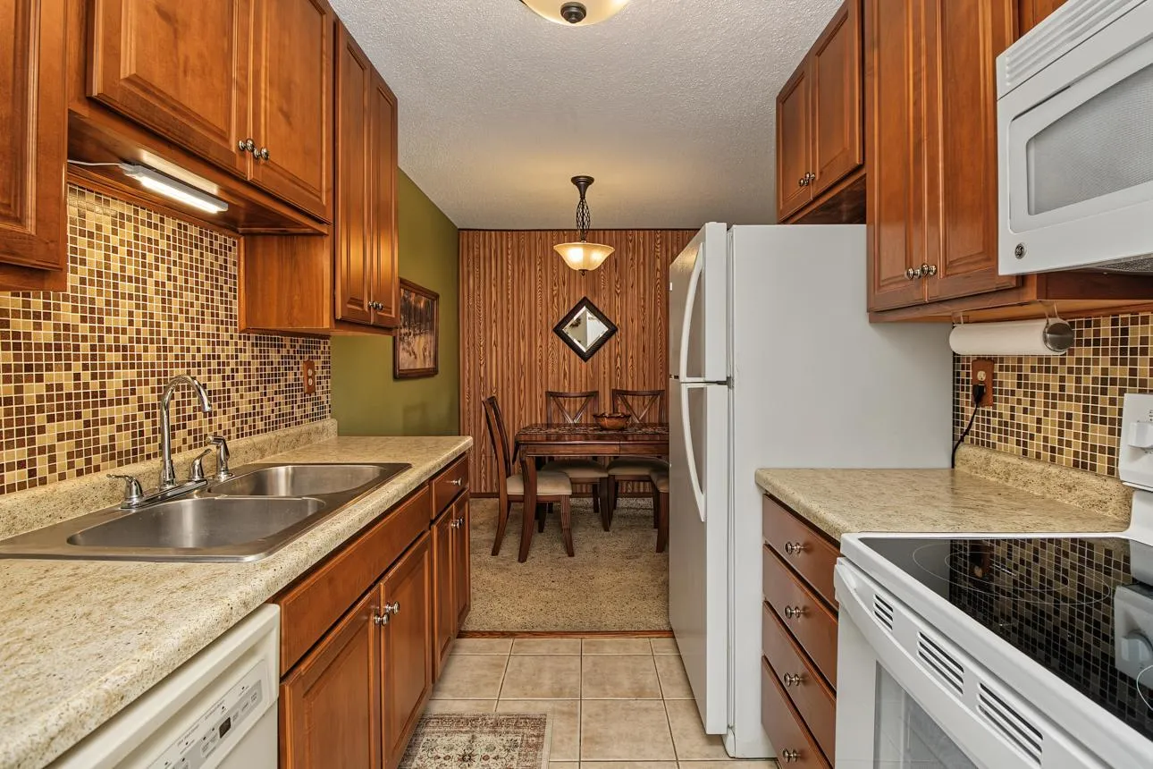 Photo 9 of 3421 Kent Street Unit 407