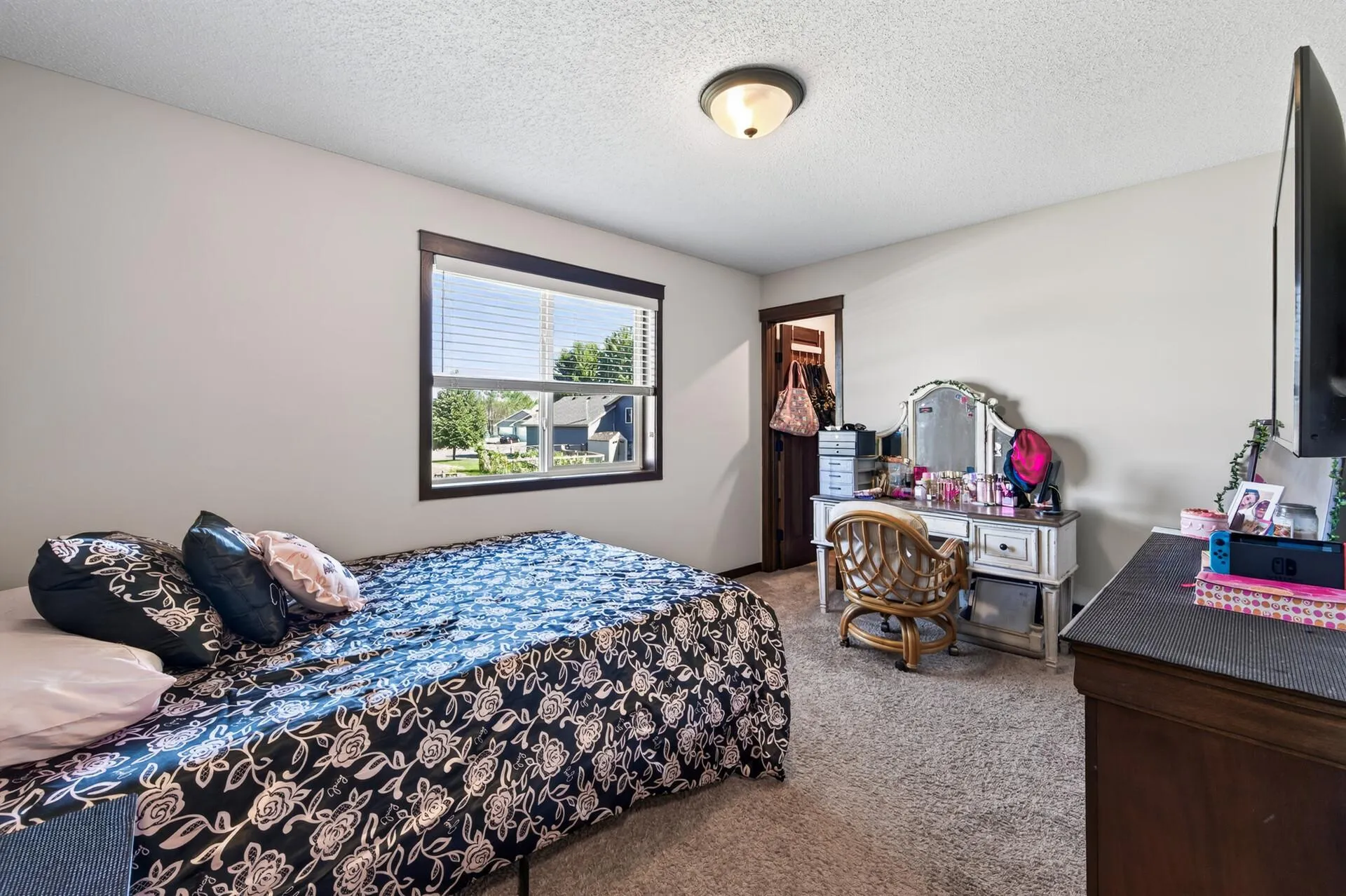 Photo 18 of 26213 24th W Street