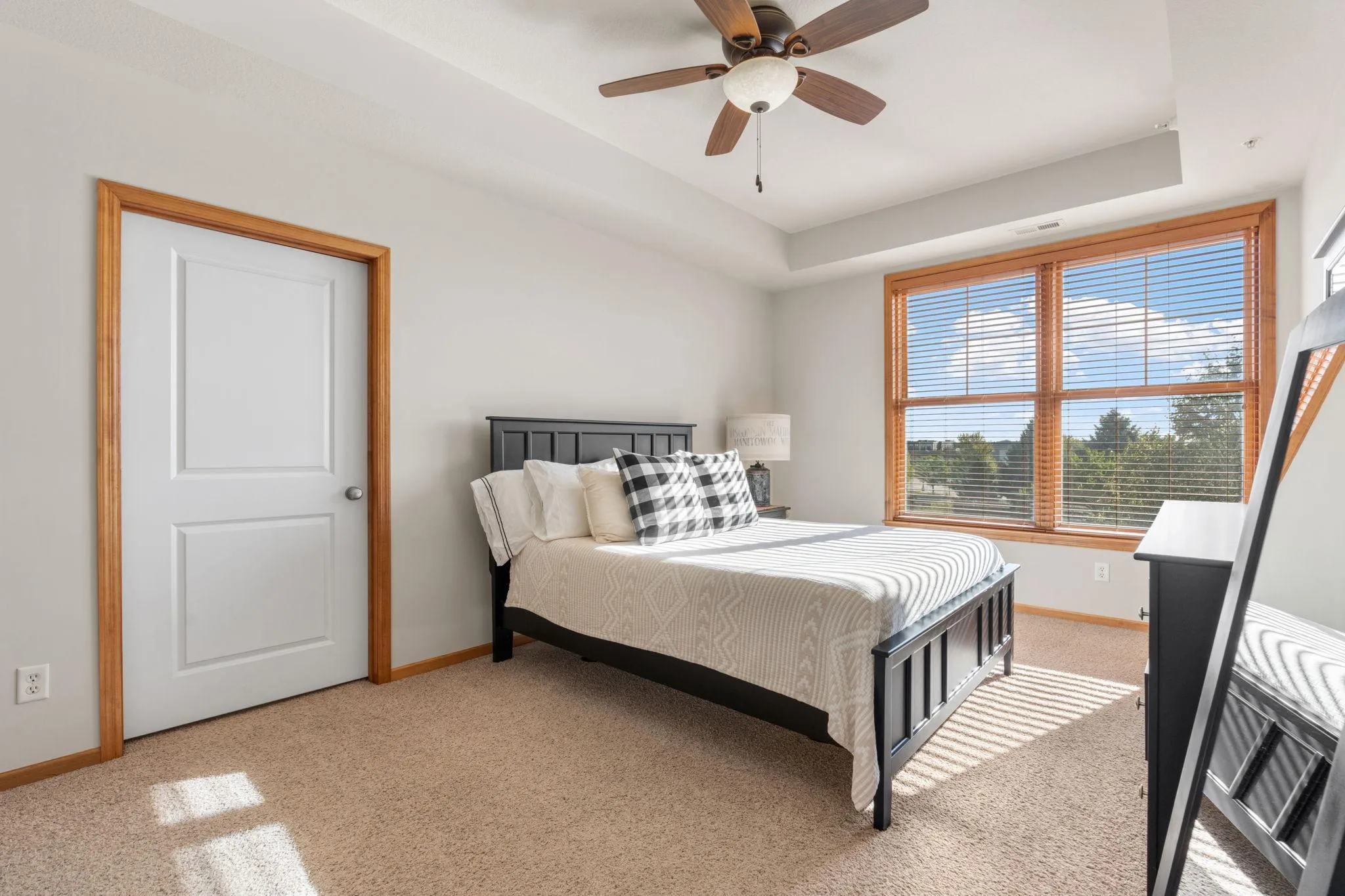 Photo 11 of 3110 N Chestnut Street Unit 301