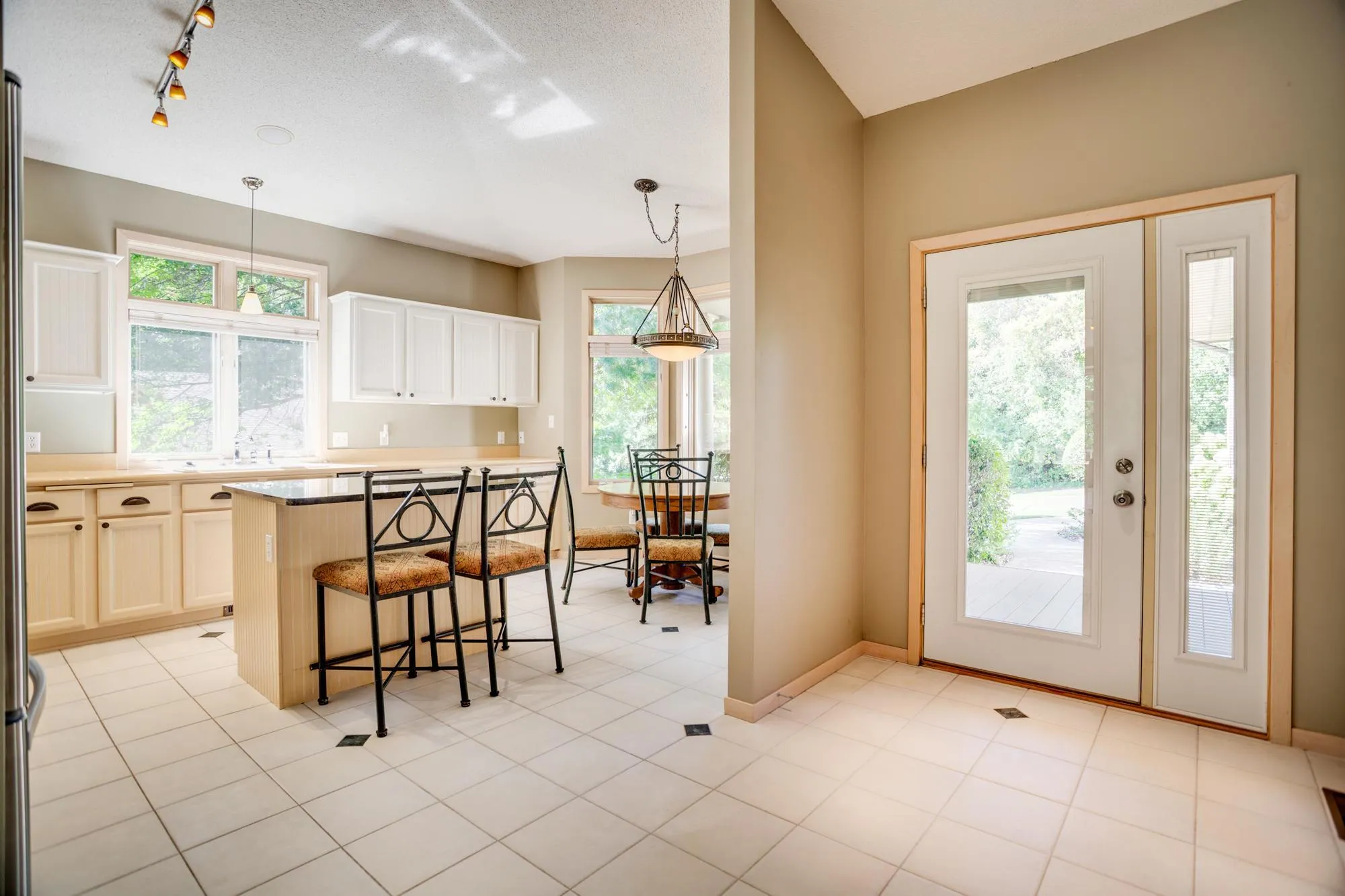 Photo 6 of 7089 Crowne Oak Road