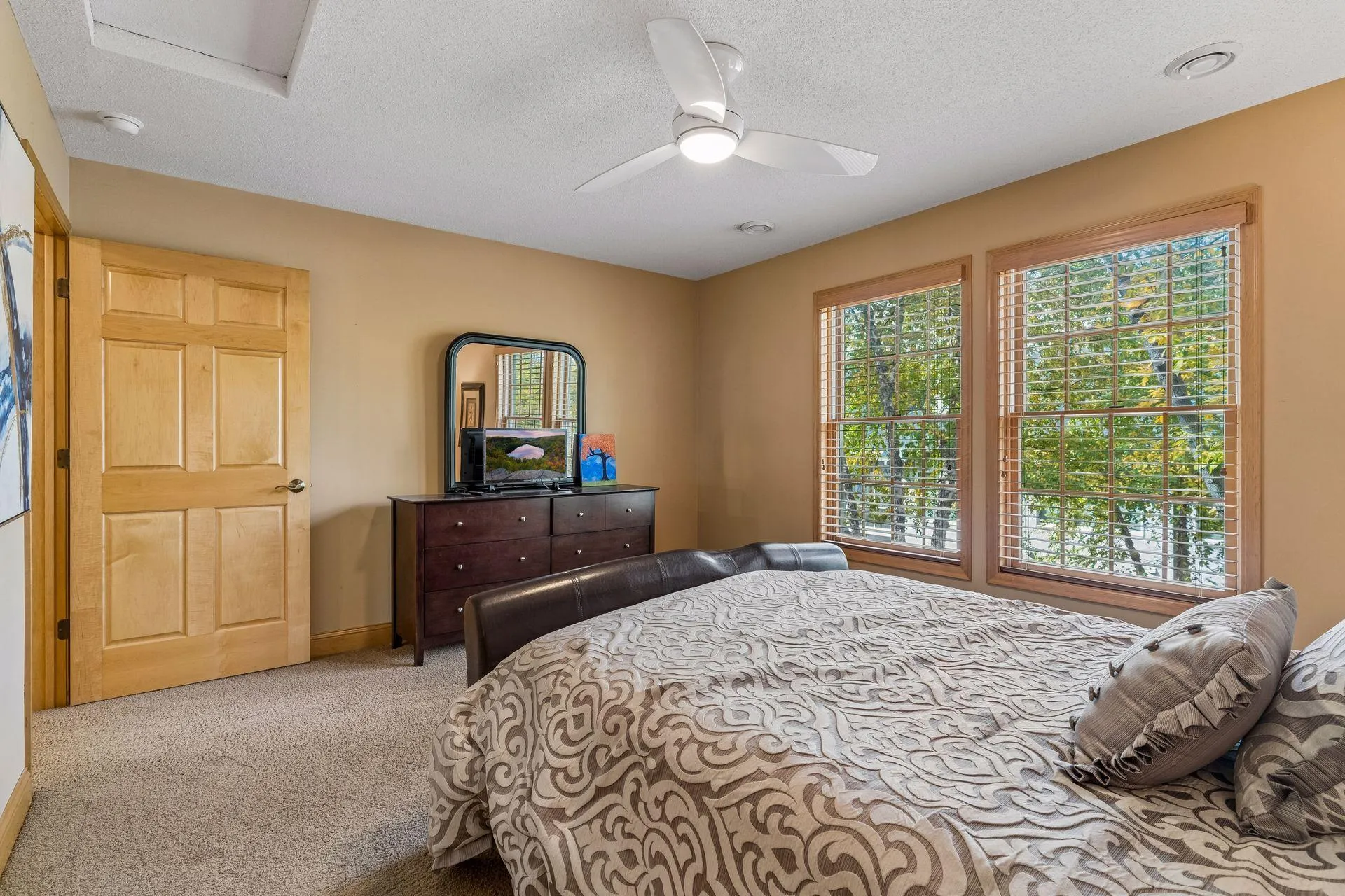 Photo 33 of 189 Stonebridge Court