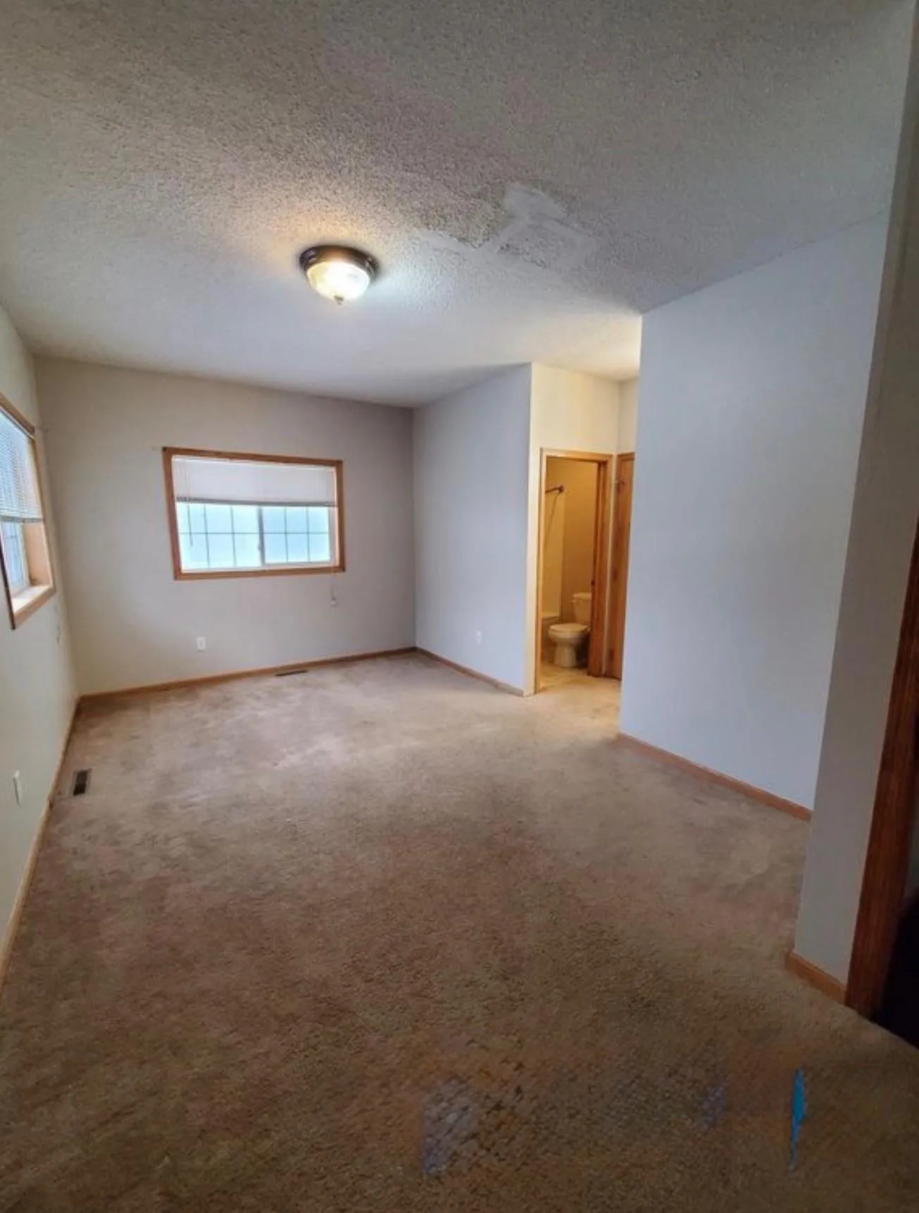 Photo 11 of 11429 16th Ne Street