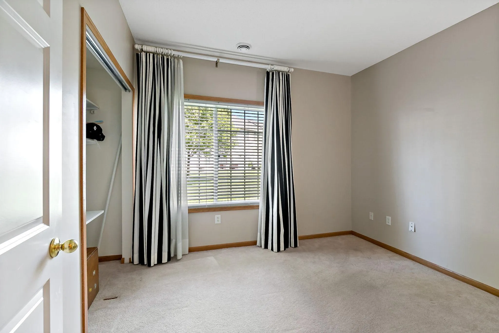 Photo 14 of 8012 Stratford S Circle