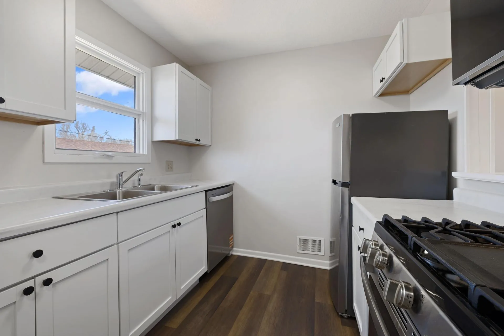 Photo 10 of 818 9th Street