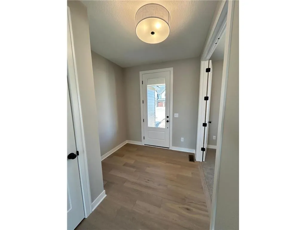 Photo 3 of 4097 Arbor Drive