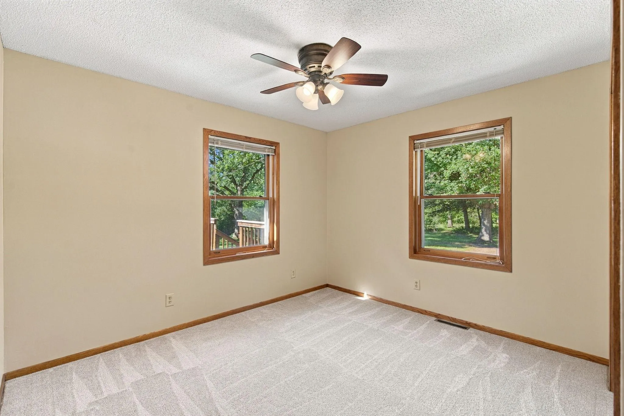 Photo 12 of 20350 Jewel N Avenue