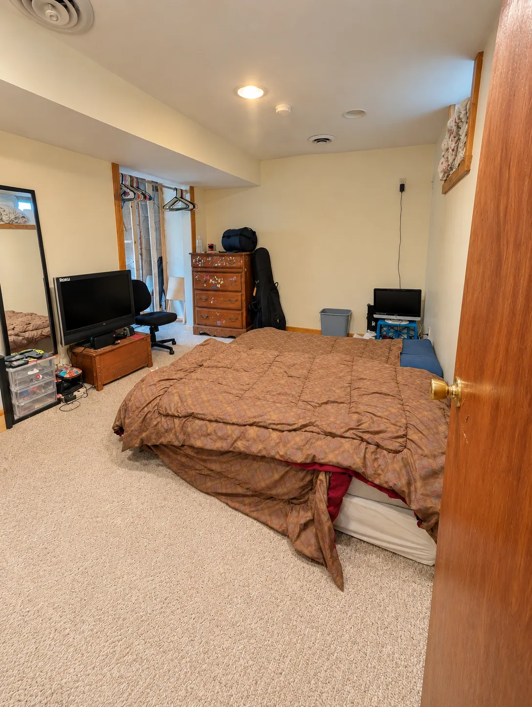Photo 8 of 2082 Manitou Avenue