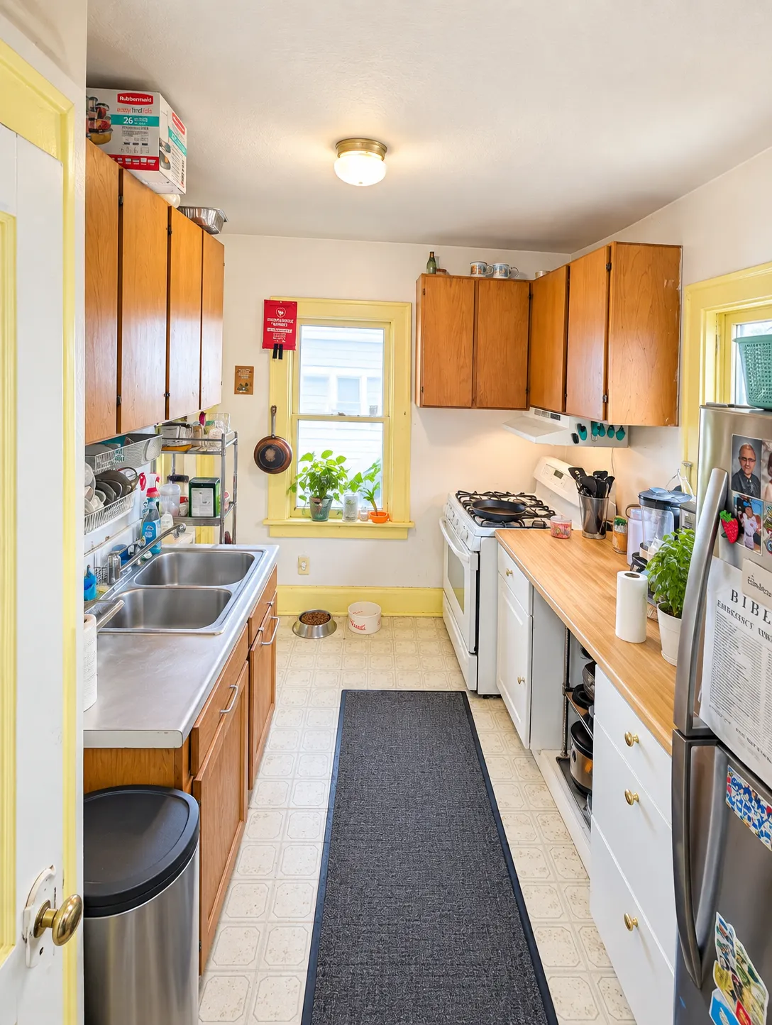 Photo 4 of 2082 Manitou Avenue