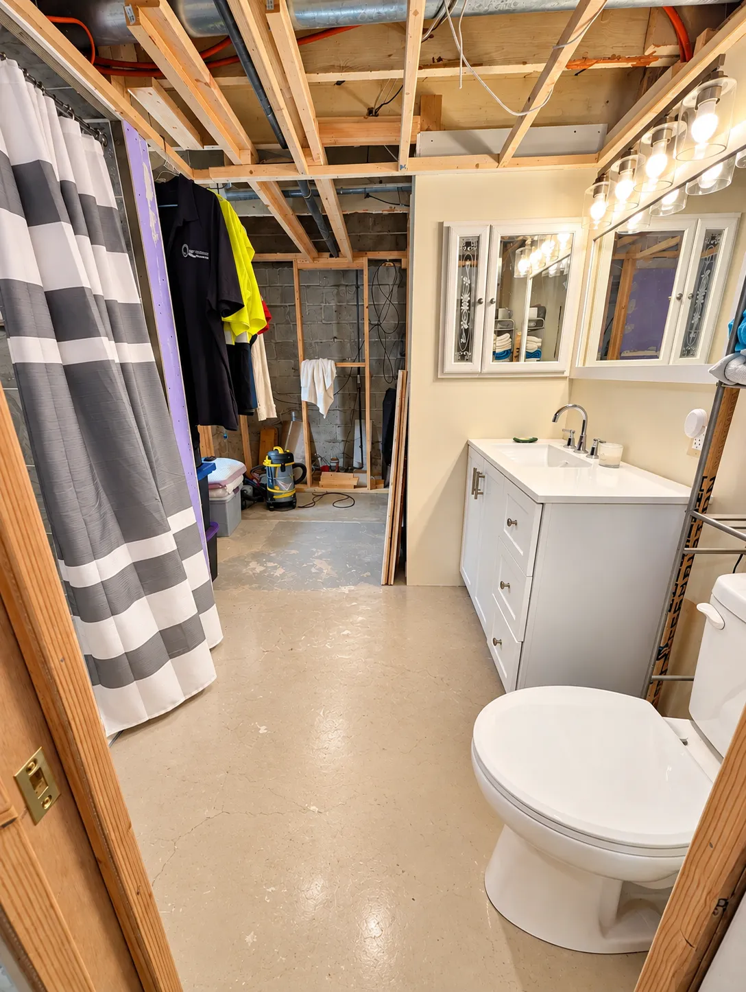 Photo 9 of 2082 Manitou Avenue