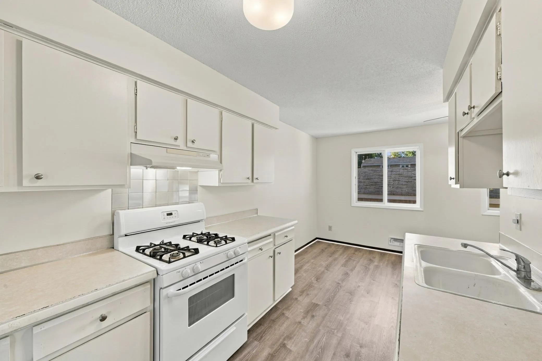 Photo 5 of 7525 Whitney Drive