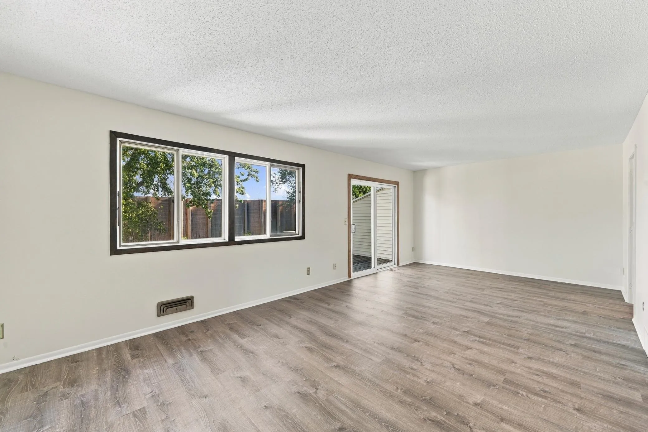 Photo 12 of 7525 Whitney Drive