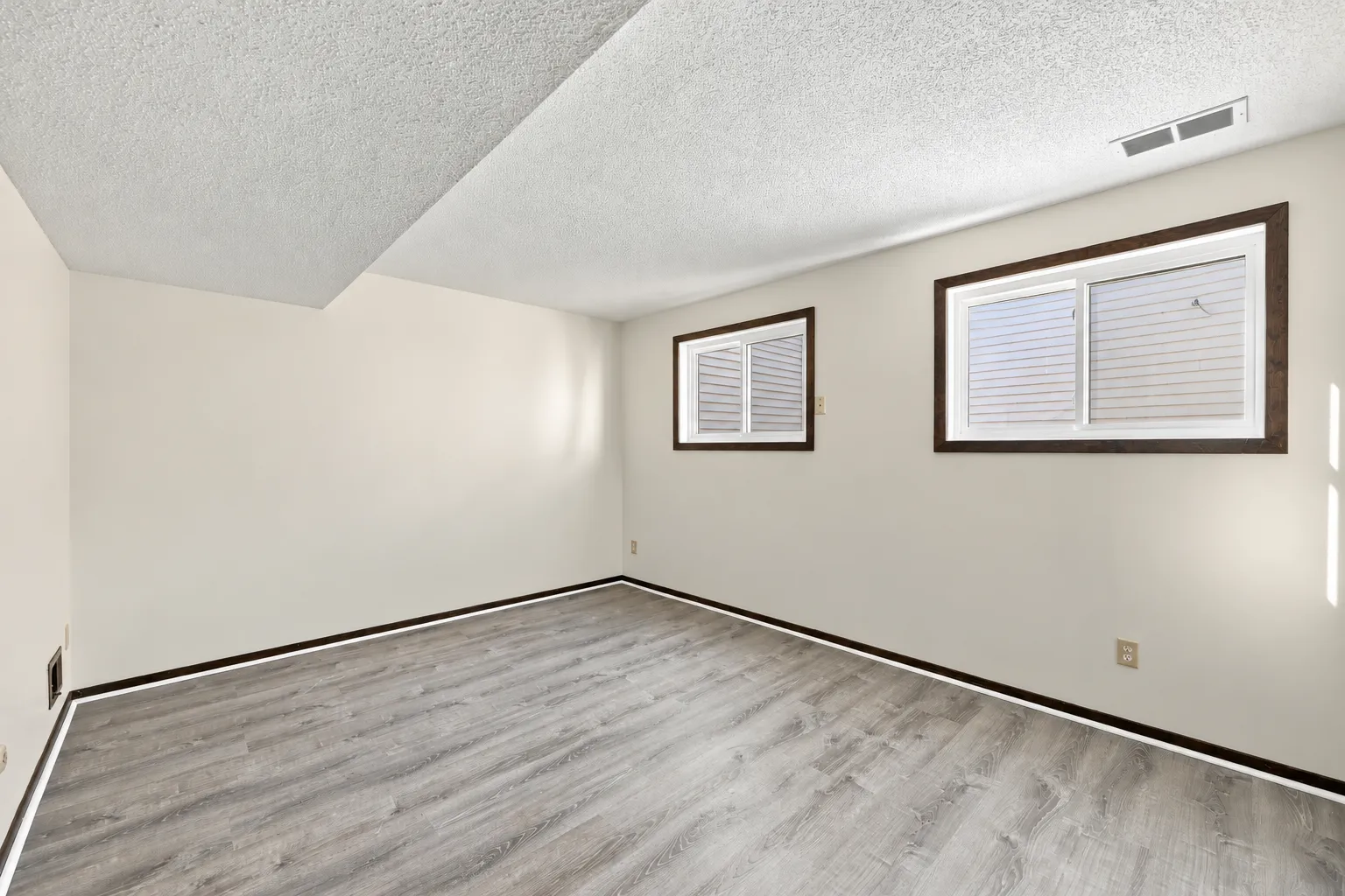 Photo 17 of 7525 Whitney Drive