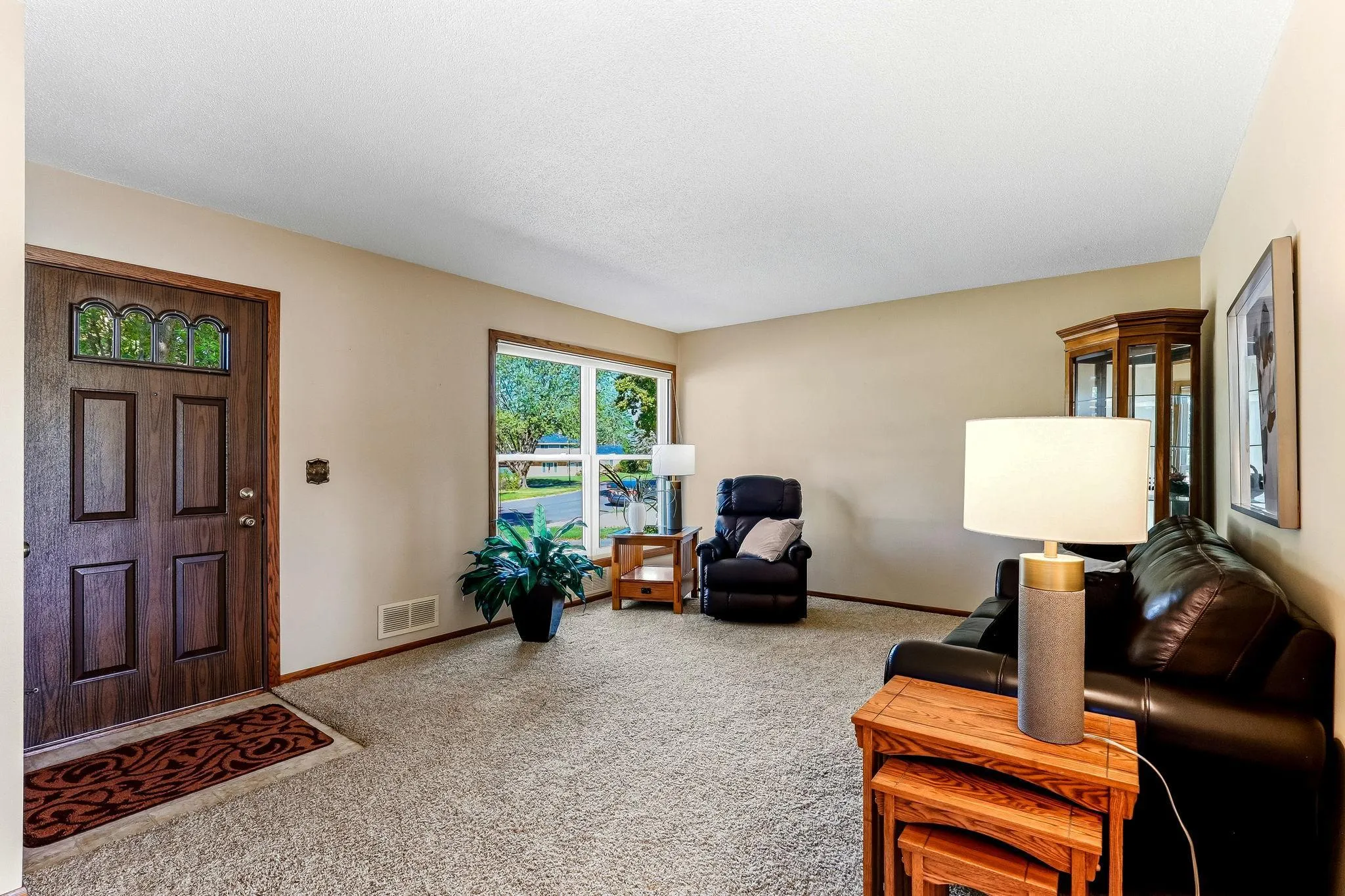Photo 6 of 8419 Ivywood S Avenue