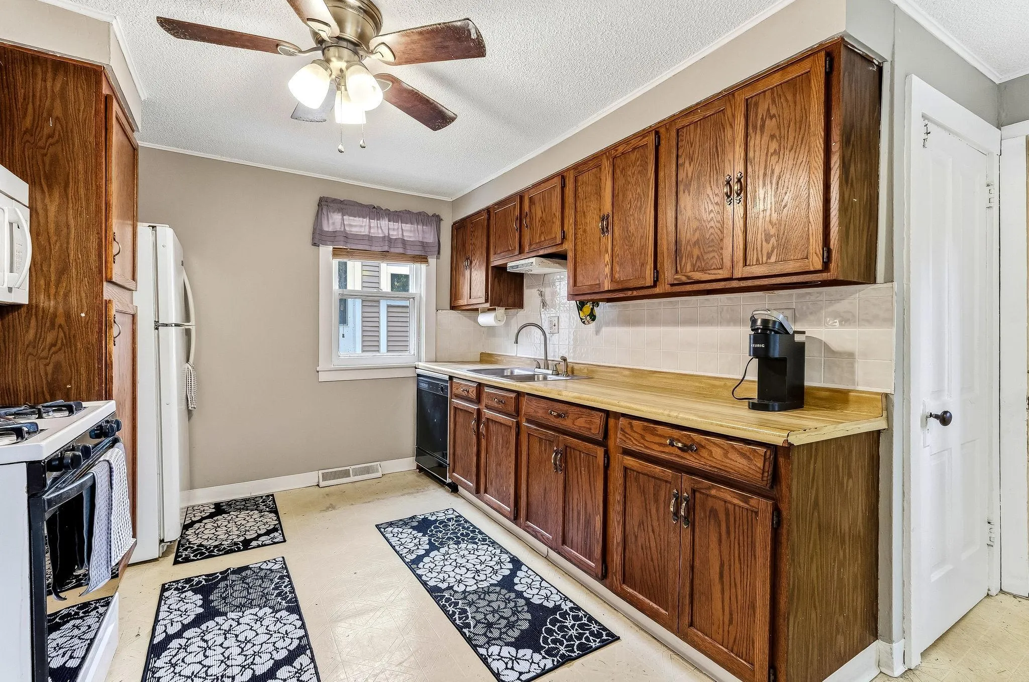 Photo 9 of 535 Edmund Avenue