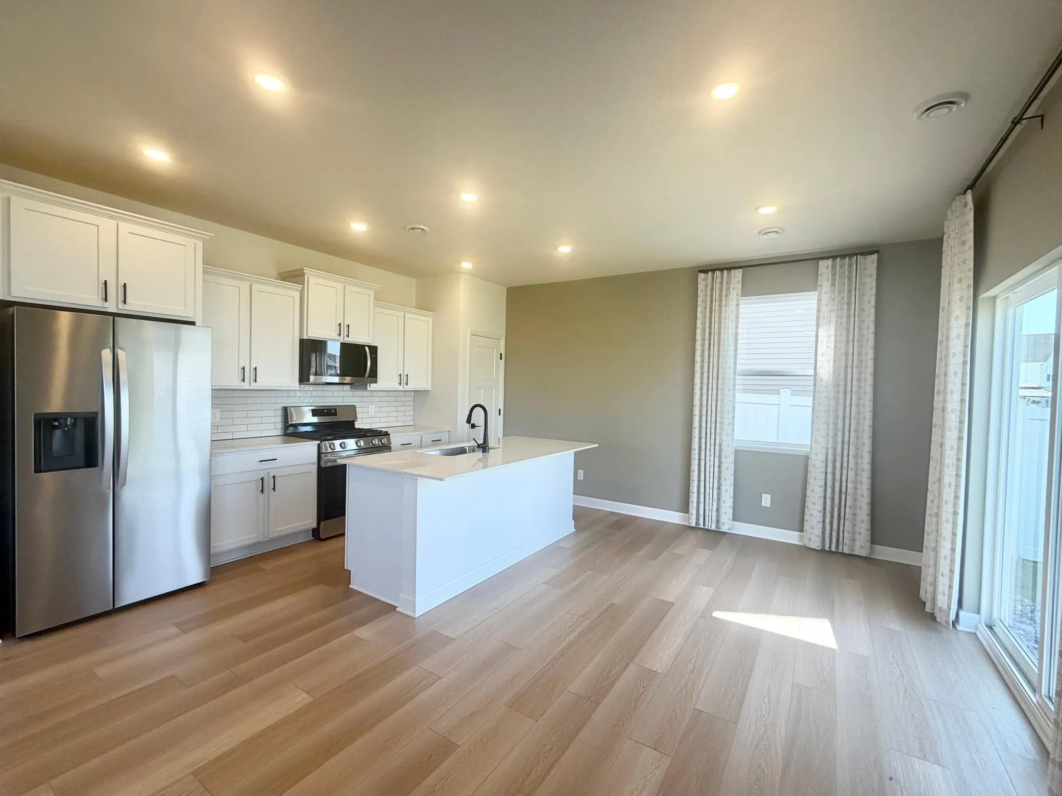 Photo 6 of 10634 Hinton S Avenue