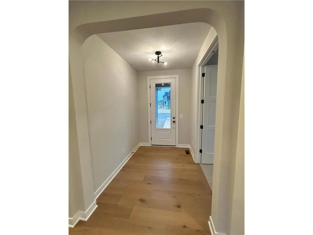 Photo 5 of 4048 Arbor Drive