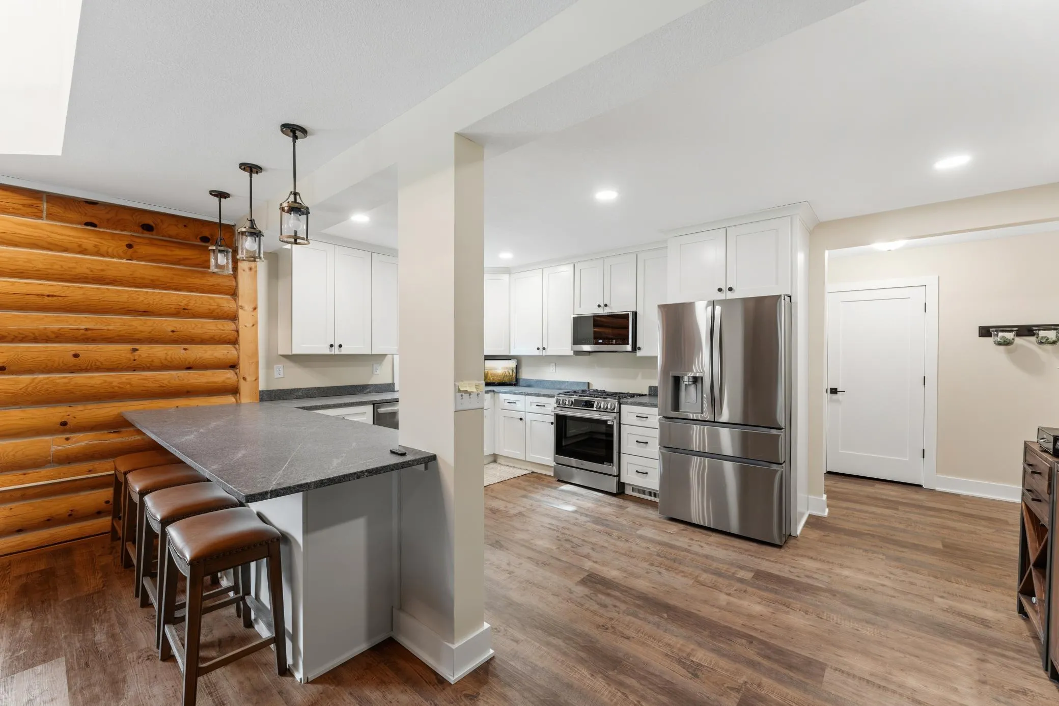 Photo 5 of 157 Ideal N Avenue