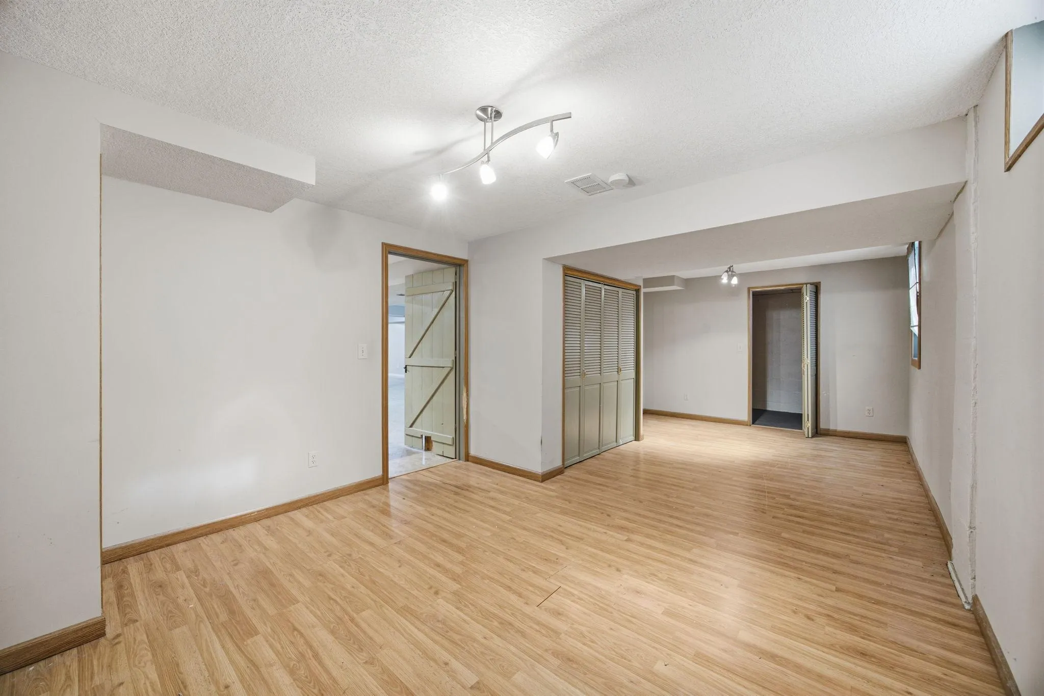 Photo 37 of 1847 Upper 55th E Street