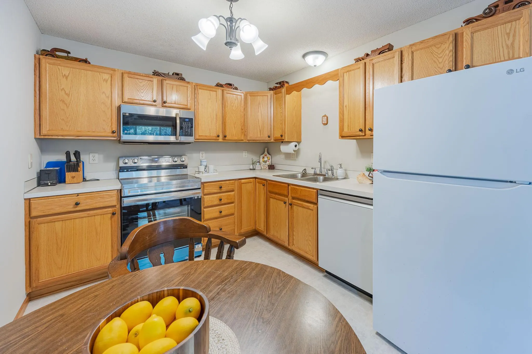 Photo 5 of 1555 County Road D E Unit B