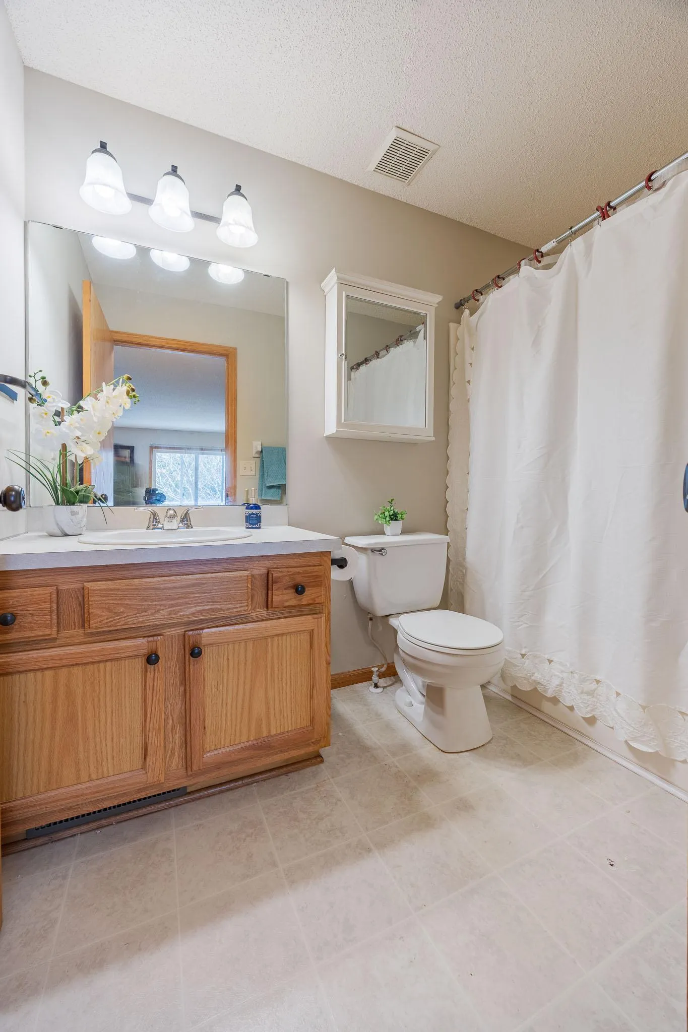 Photo 8 of 1555 County Road D E Unit B
