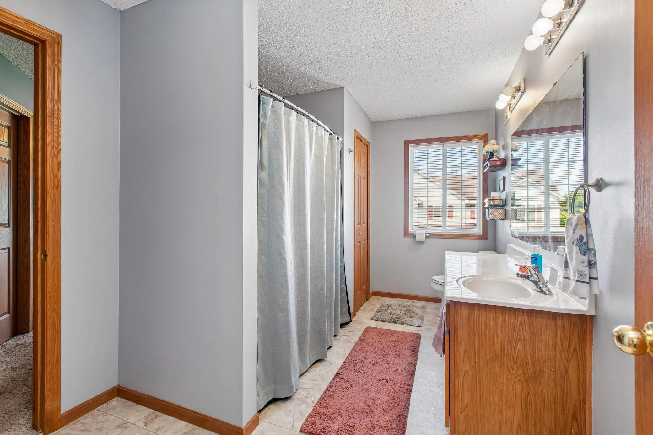Photo 11 of 17157 Monroe Nw Street
