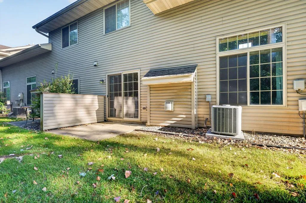 Photo 16 of 23133 Iris Avenue