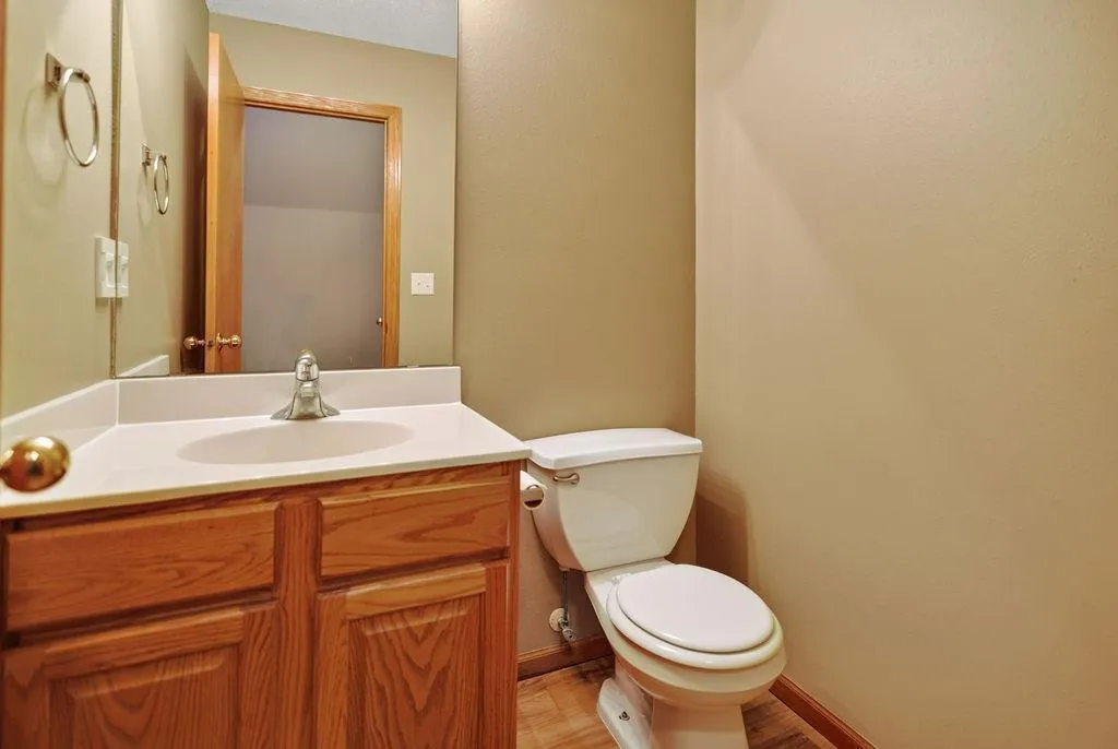 Photo 8 of 23133 Iris Avenue