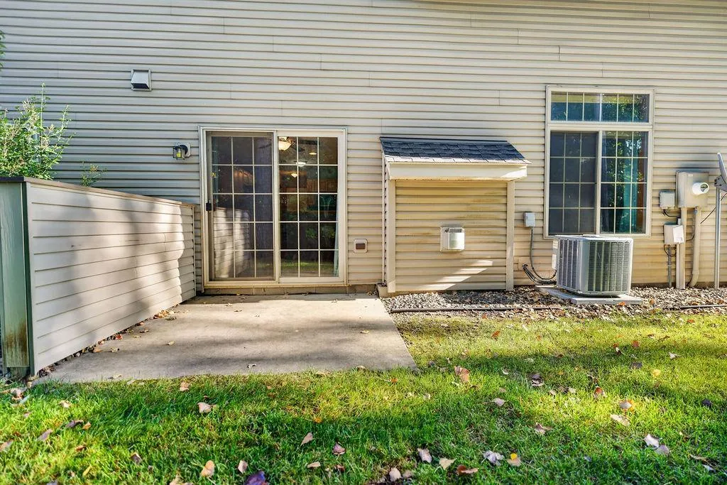 Photo 17 of 23133 Iris Avenue
