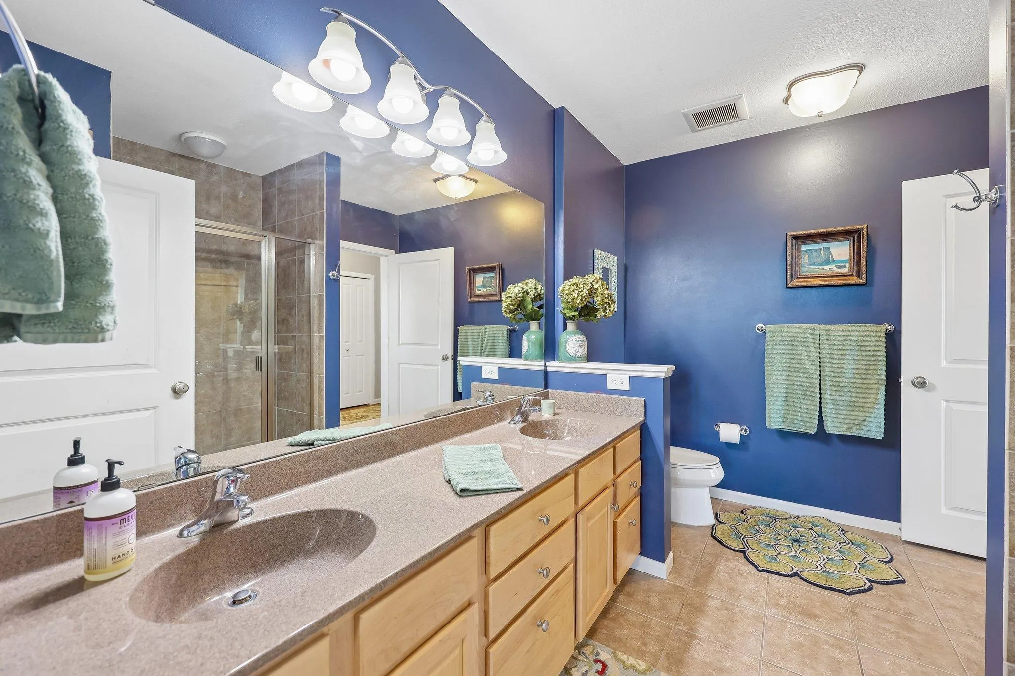 Photo 17 of 3110 N Chestnut Street Unit 308