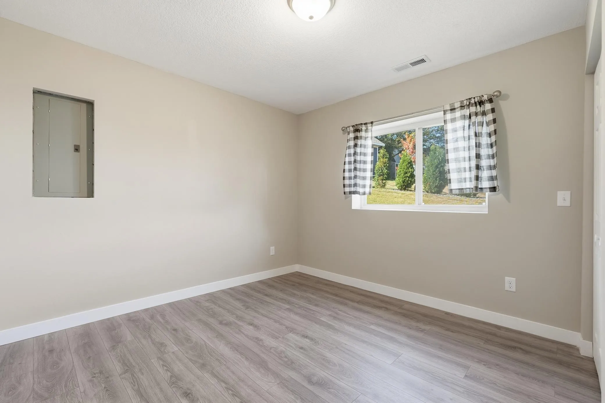 Photo 20 of 2060 Pleasant Drive