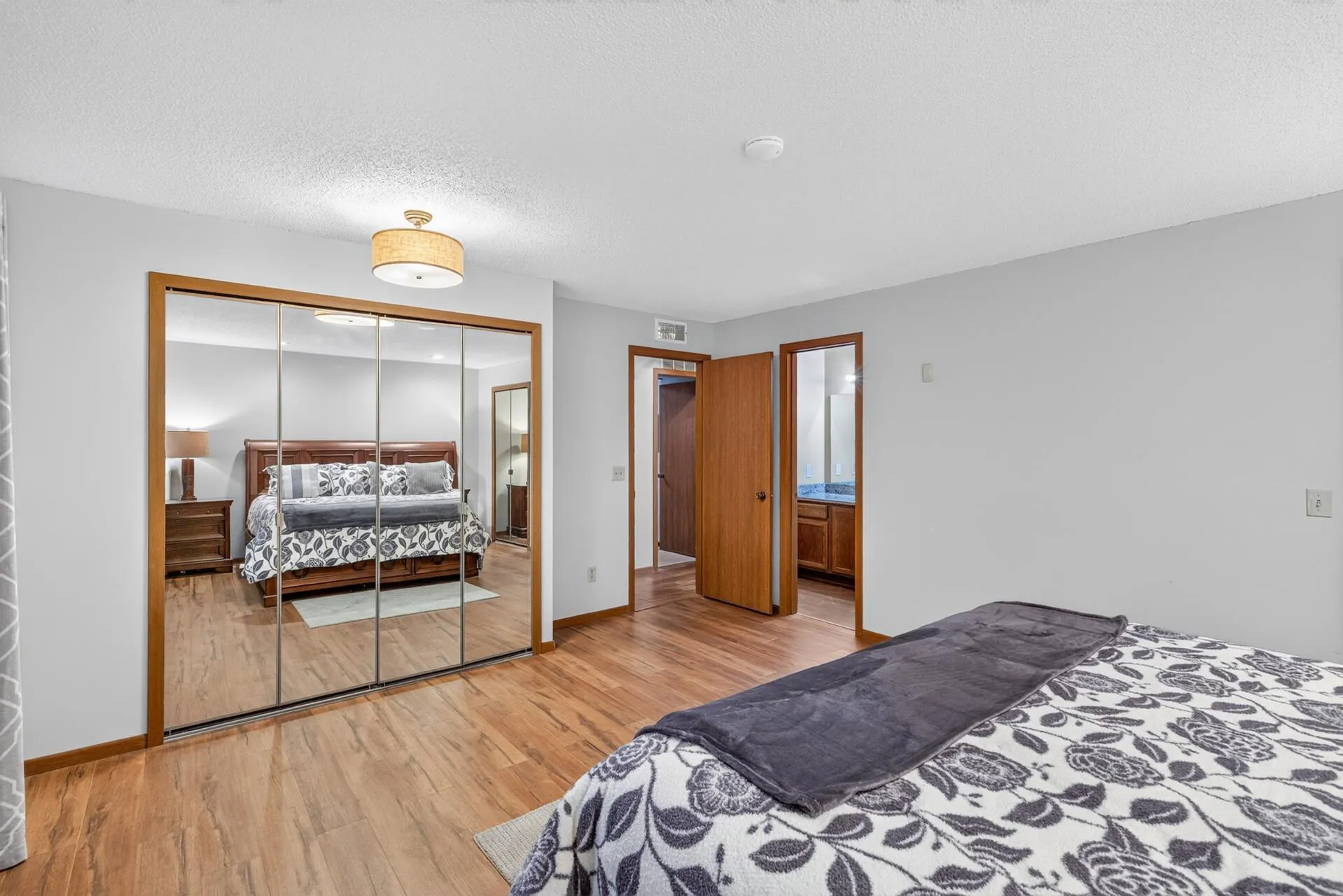 Photo 11 of 15710 26th N Avenue Unit D