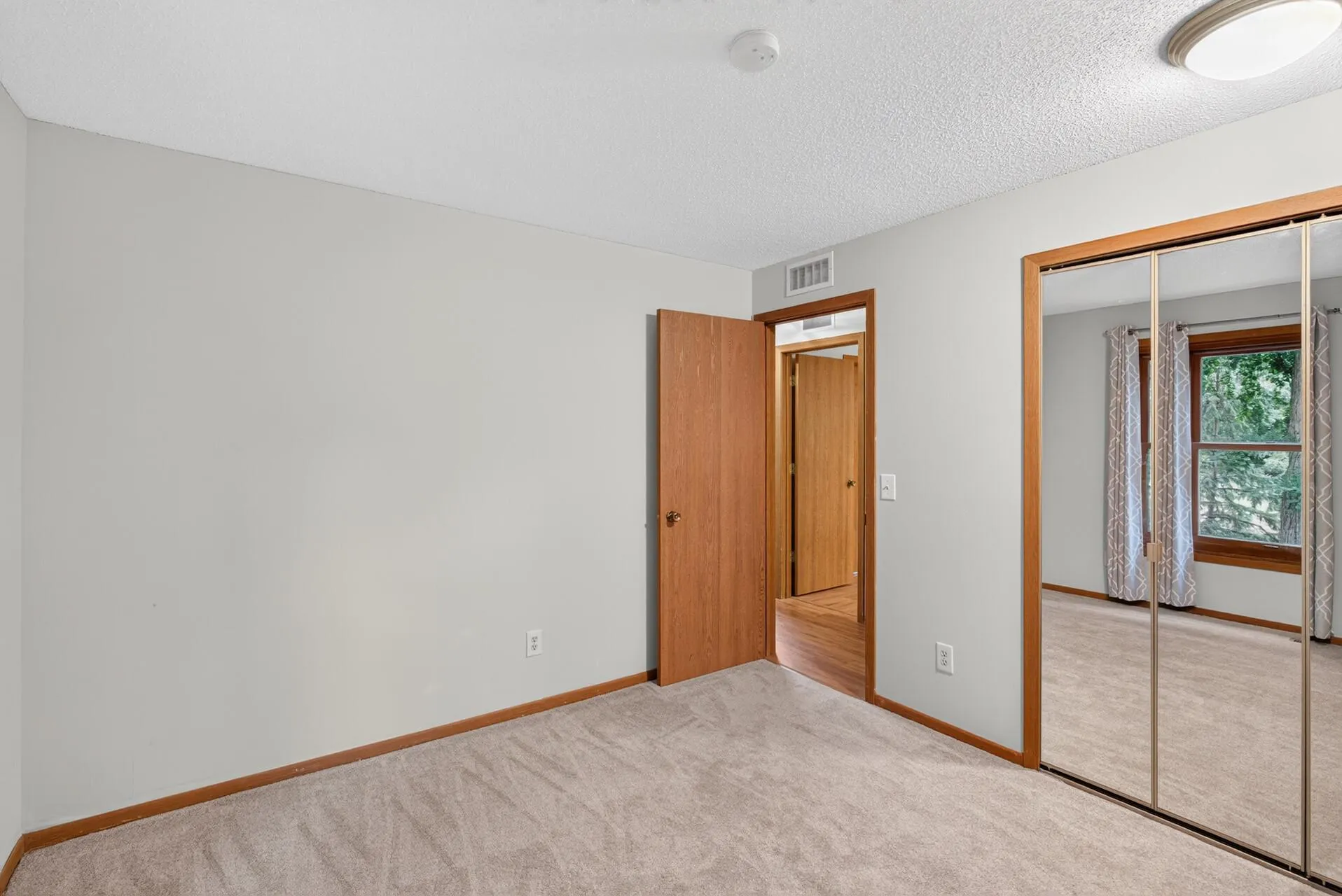 Photo 15 of 15710 26th N Avenue Unit D